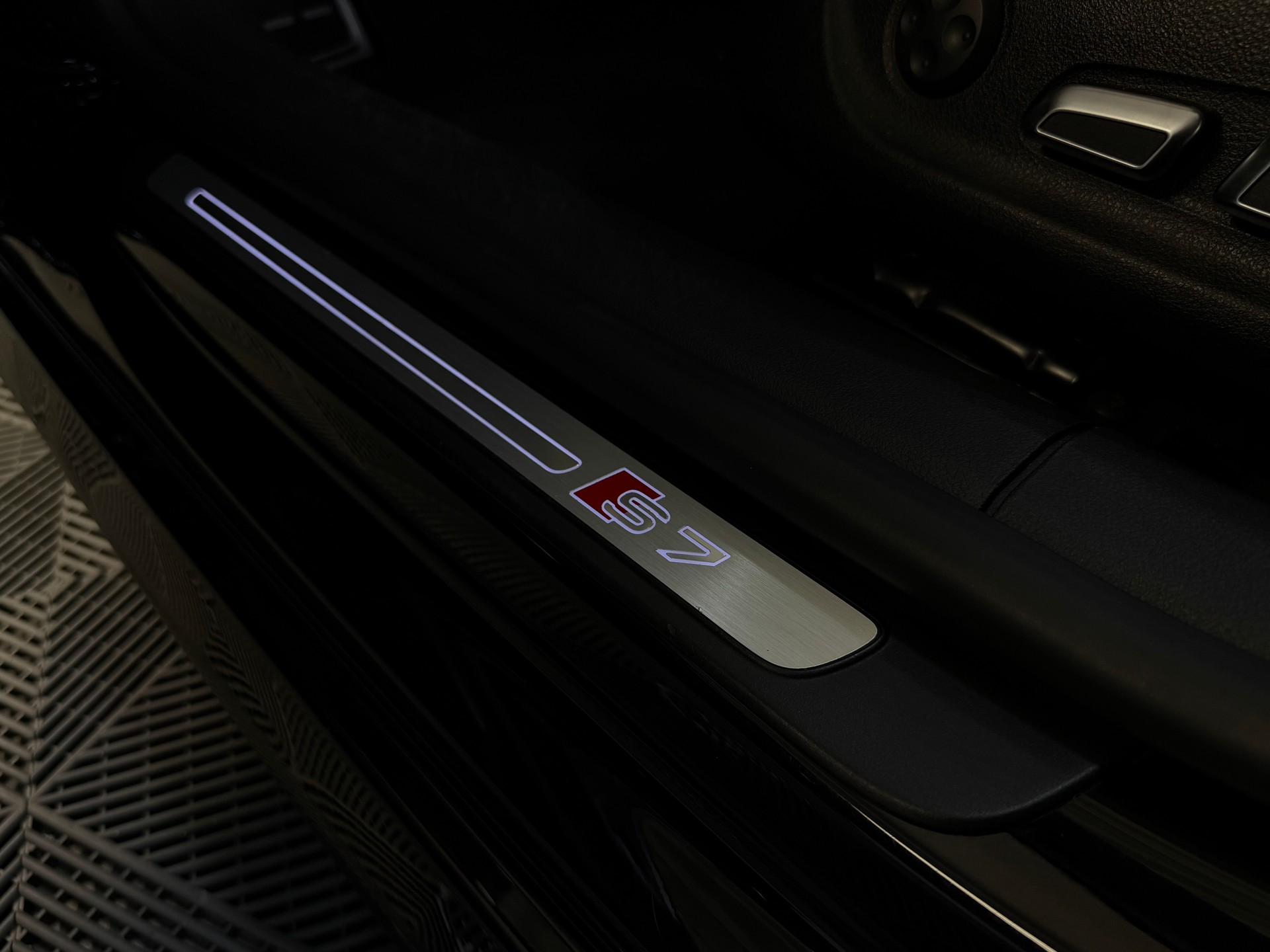 AUDI S7 Sportback 4.0 TFSI V8 quattro S-tronic-image-23