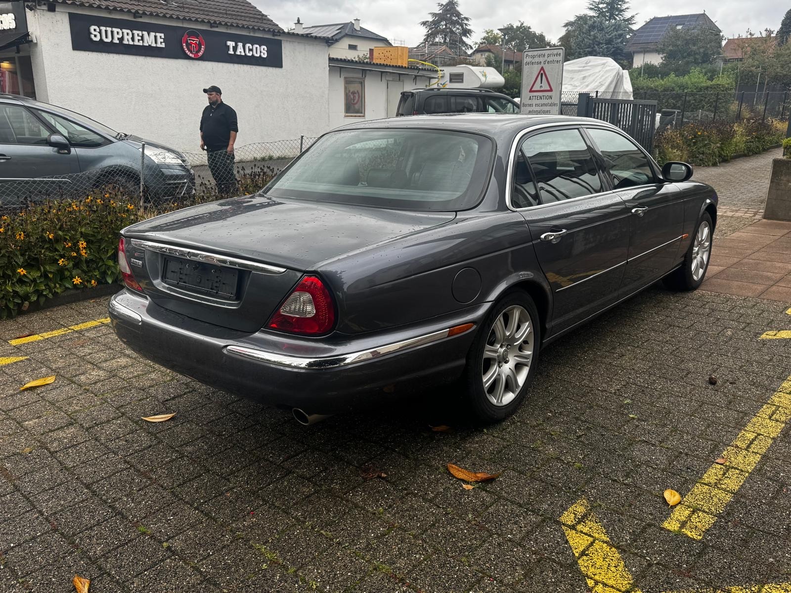 JAGUAR XJ8 LWB 4.2 V8 Executive-image-5