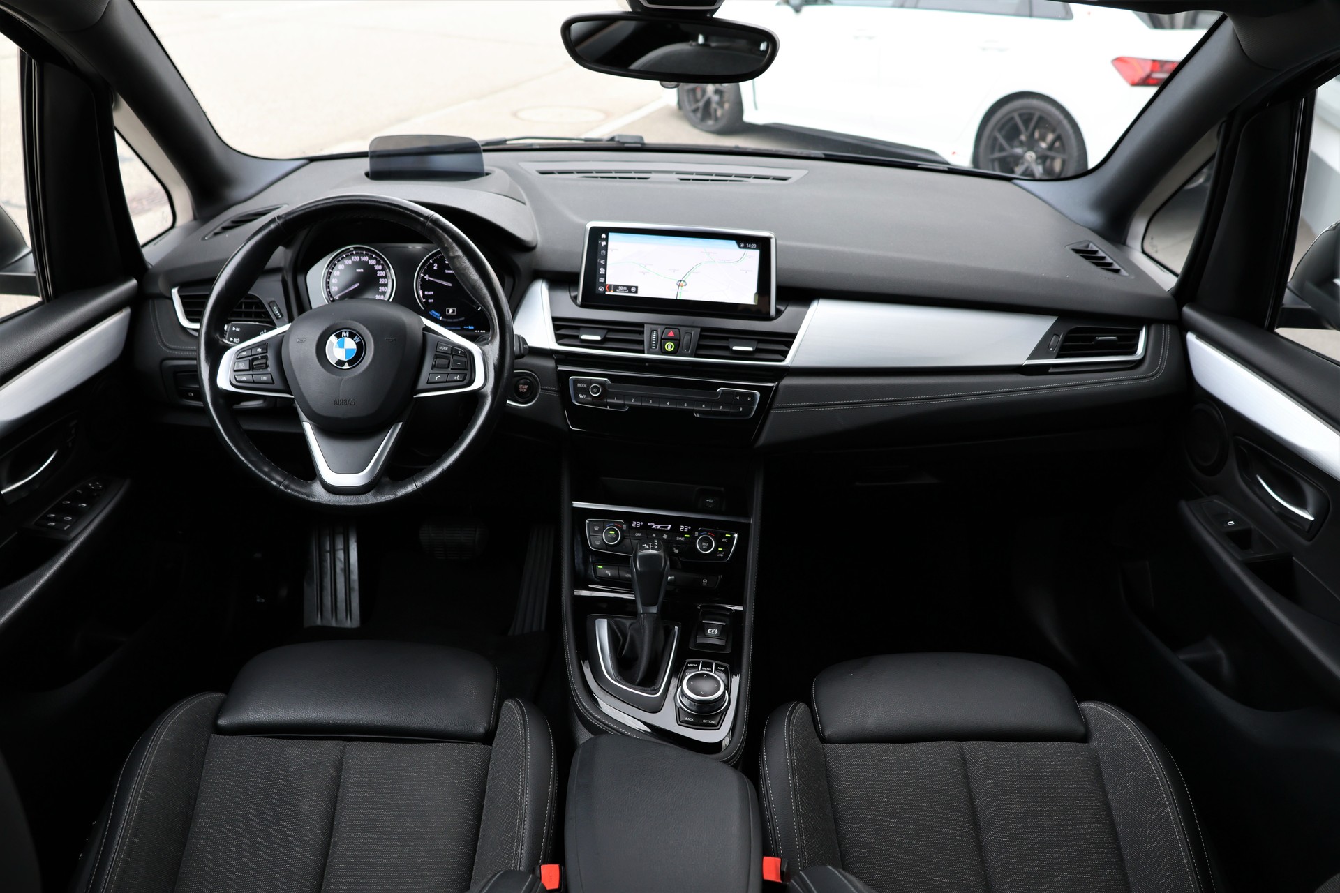 BMW 225xe iPerformance Active Tourer Steptronic Sport Line (CH)-image-15