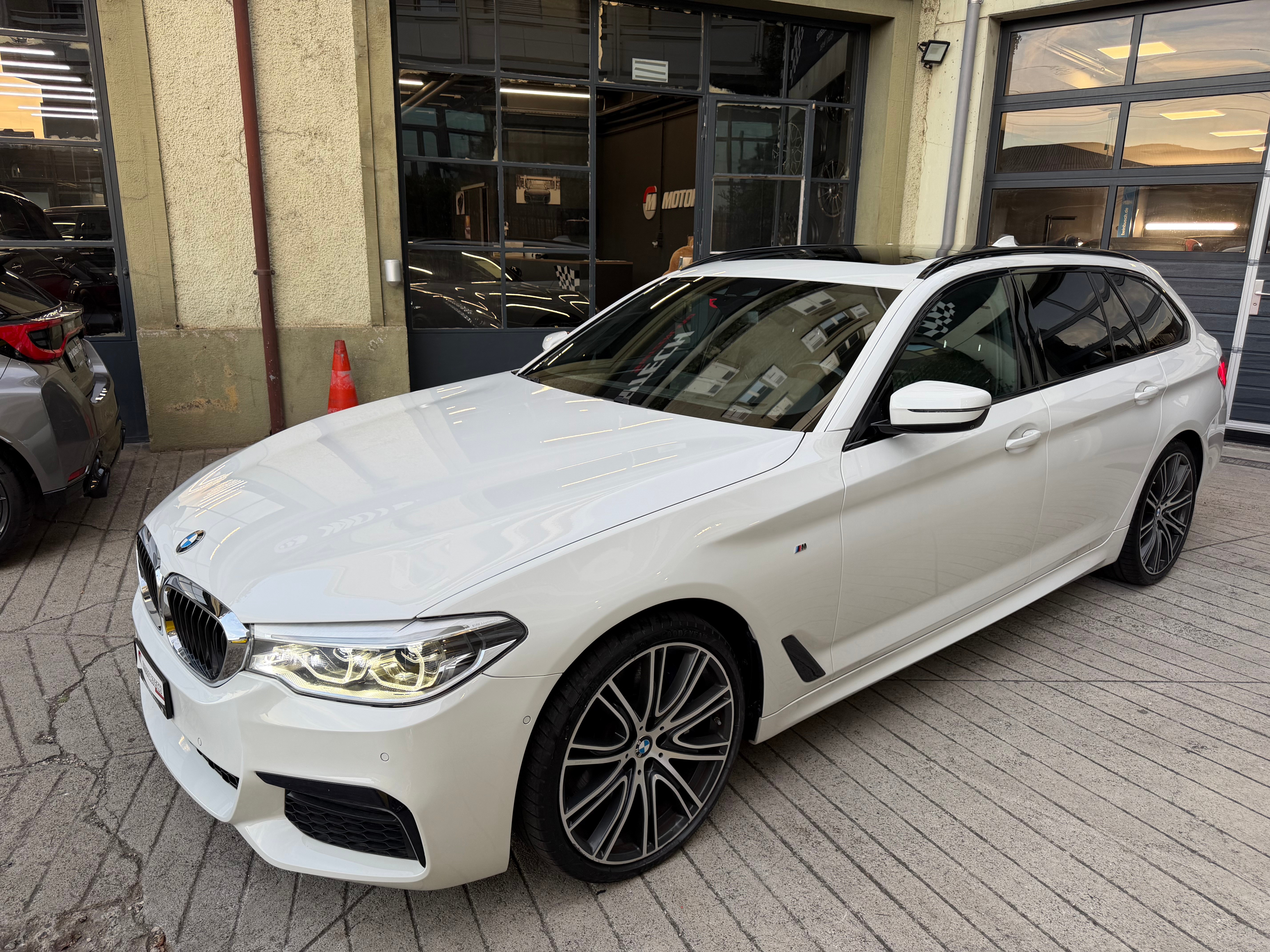 Car photo