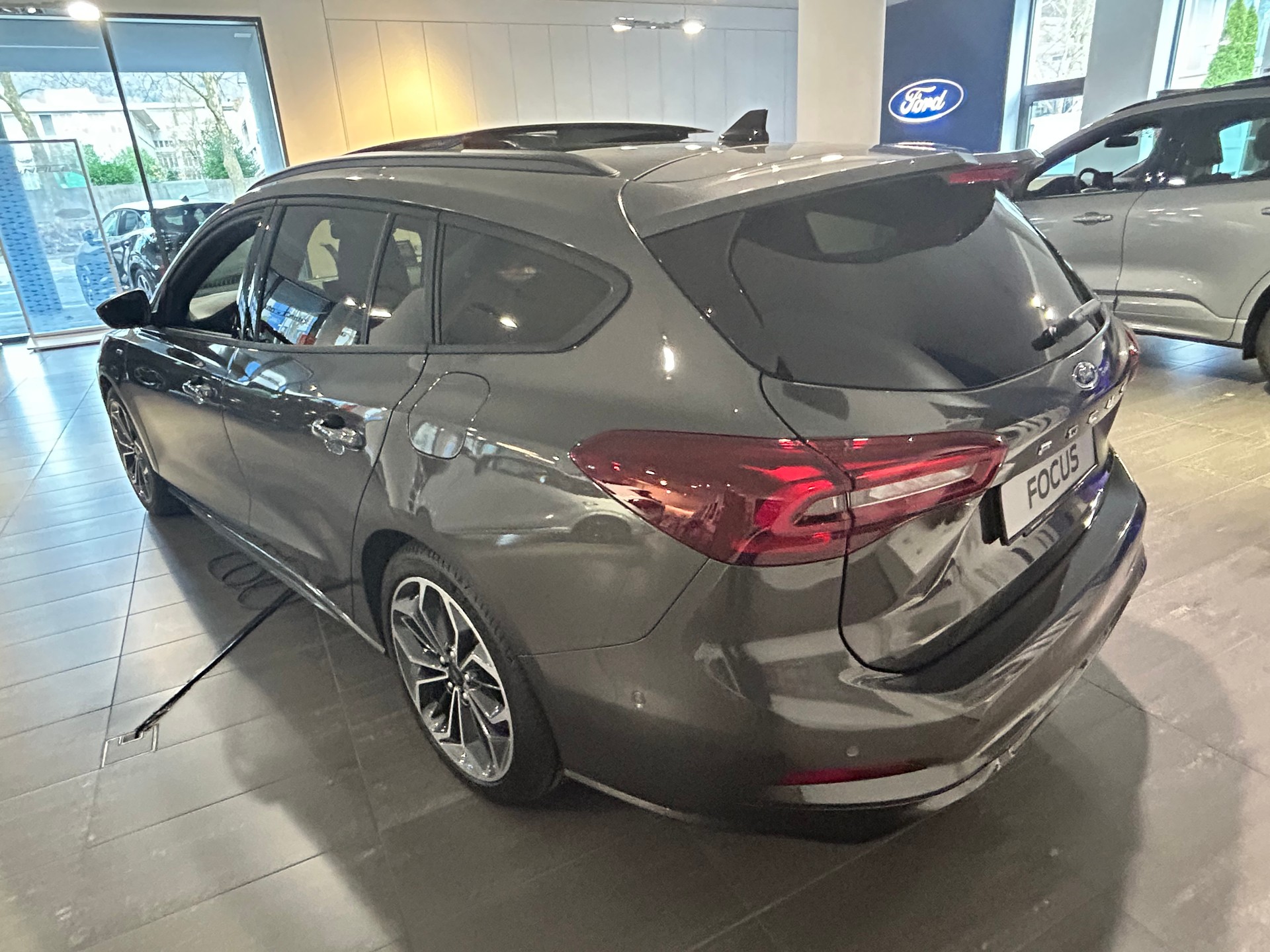 FORD Focus 1.0 MHEV ST-Line X Automat-image-3