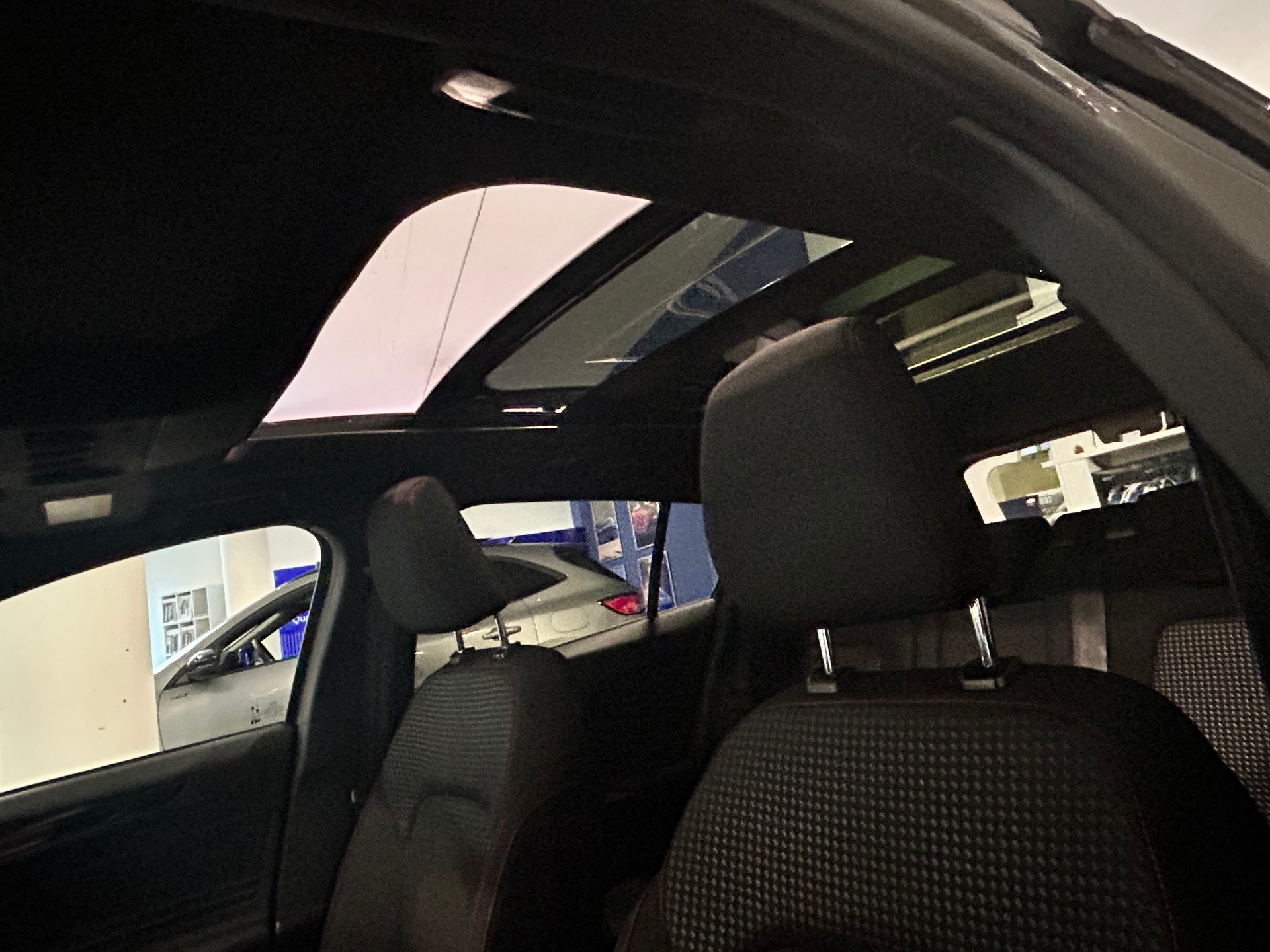 FORD Focus 1.0 MHEV ST-Line X Automat-image-8