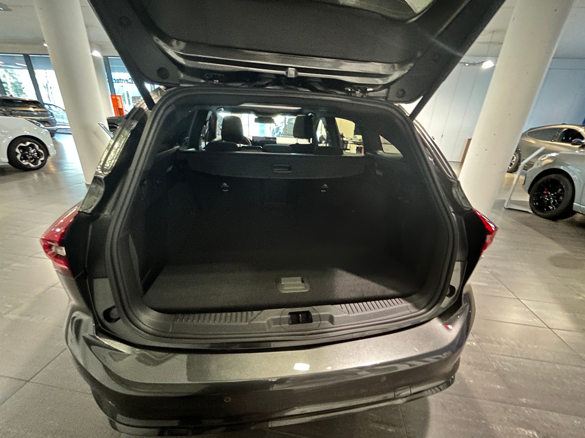 FORD Focus 1.0 MHEV ST-Line X Automat-image-10