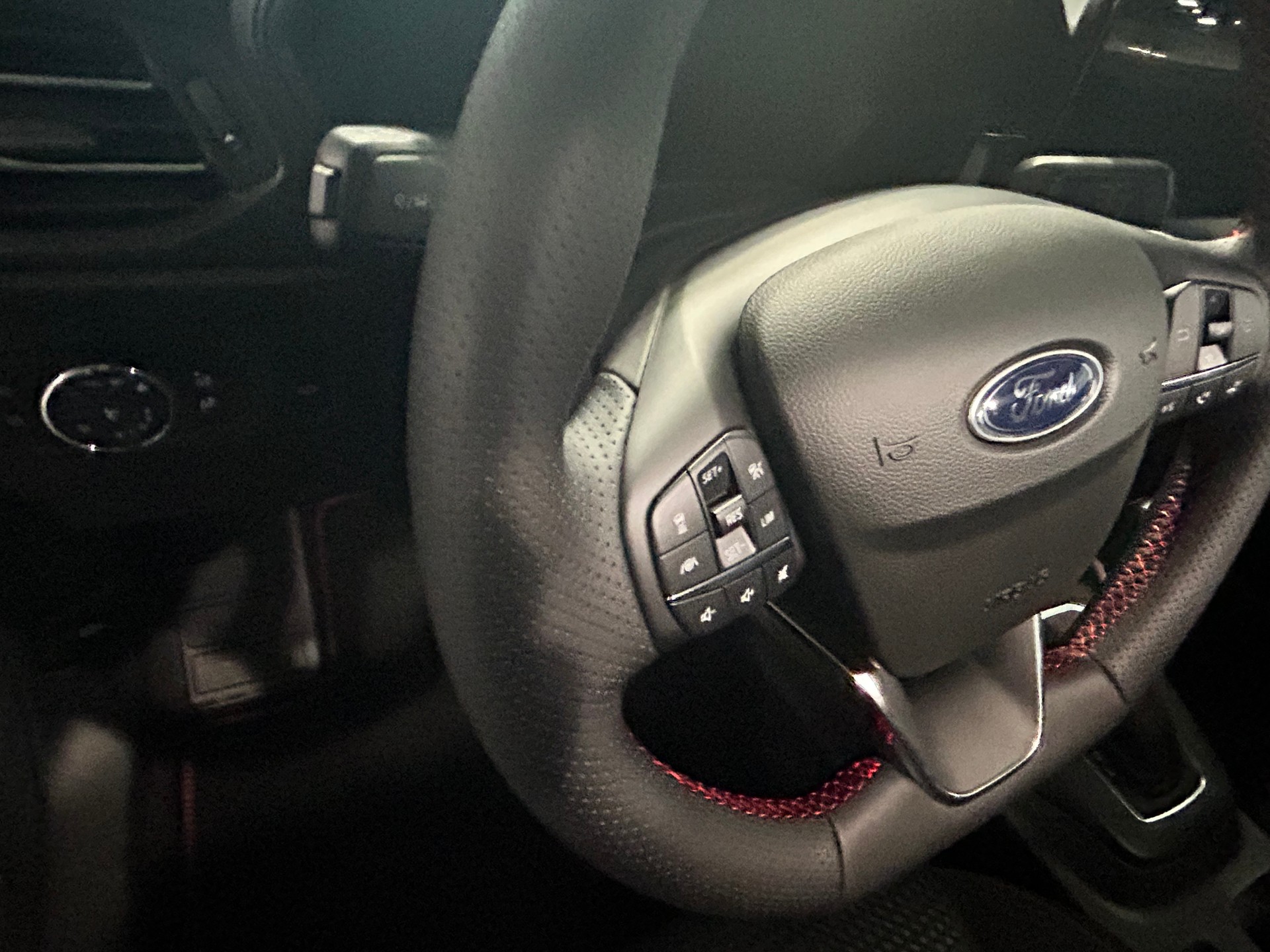 FORD Focus 1.0 MHEV ST-Line X Automat-image-7