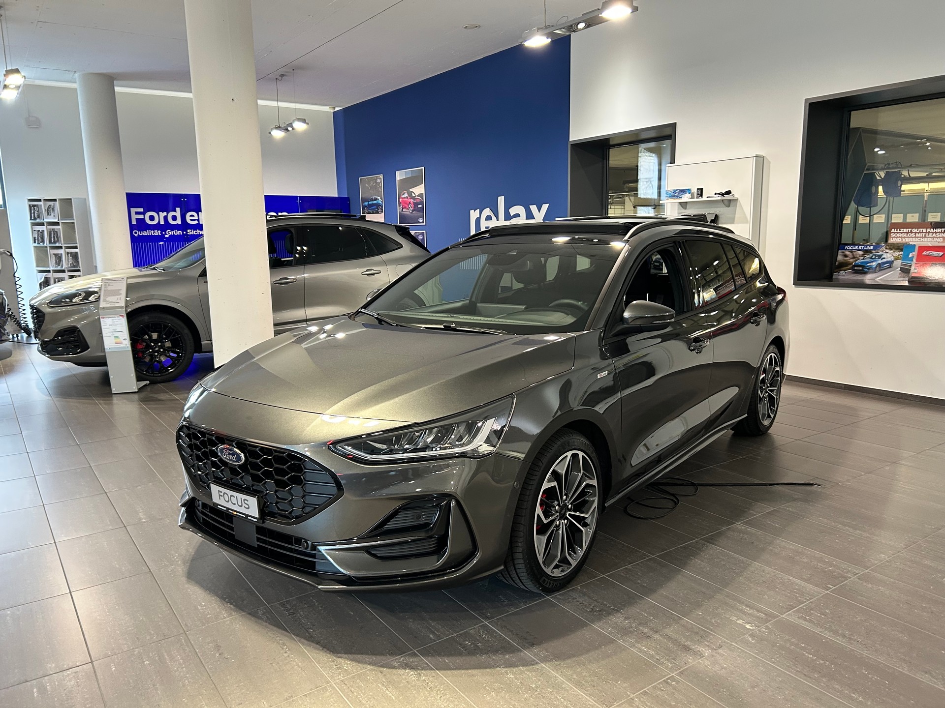 FORD Focus 1.0 MHEV ST-Line X Automat-image-0
