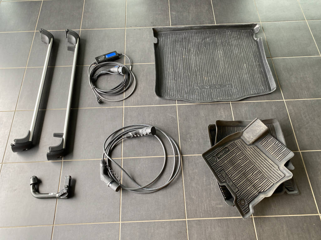 FORD Kuga 2.5 Plug-in Hybrid ST-Line X-image-14