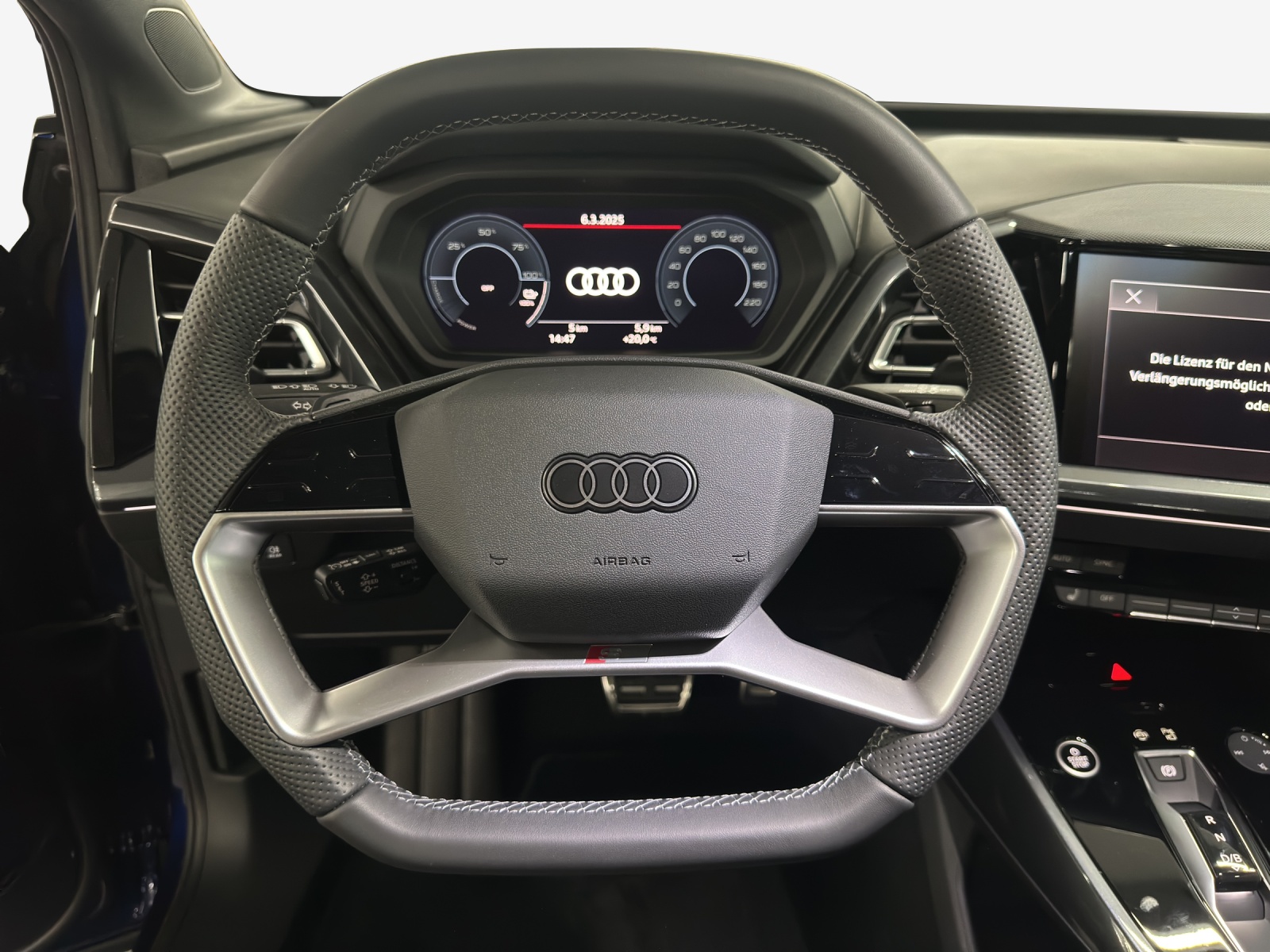 AUDI Q4 e-tron 55 quattro-image-9