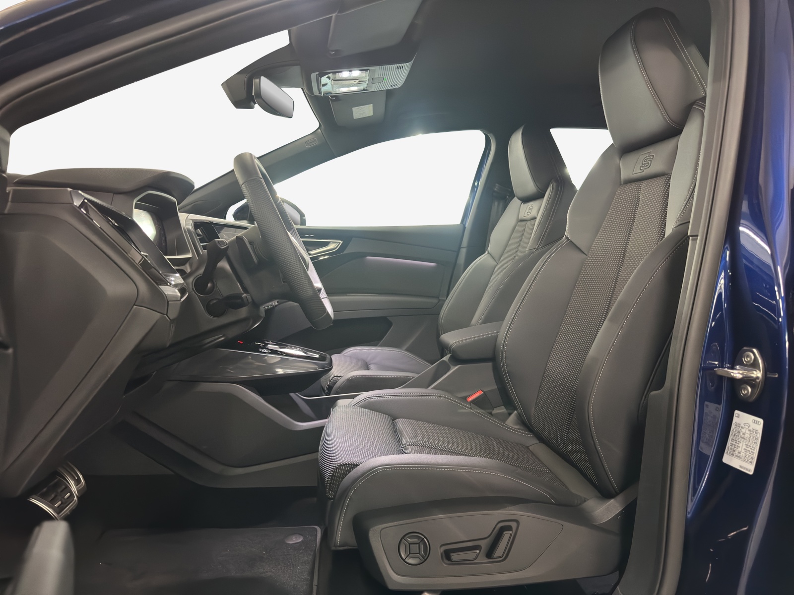 AUDI Q4 e-tron 55 quattro-image-7