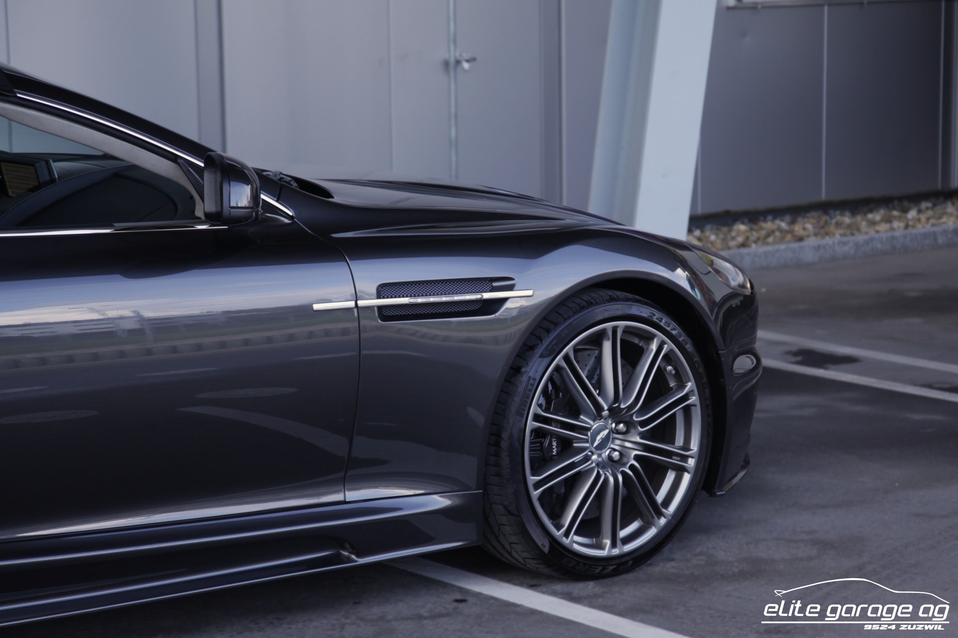 ASTON MARTIN DBS Volante Touchtronic 2-image-10