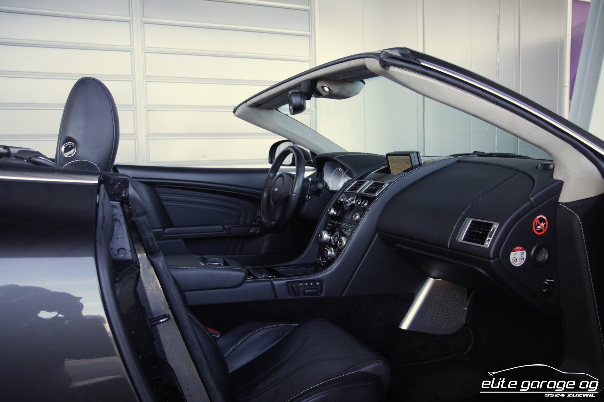 ASTON MARTIN DBS Volante Touchtronic 2-image-15