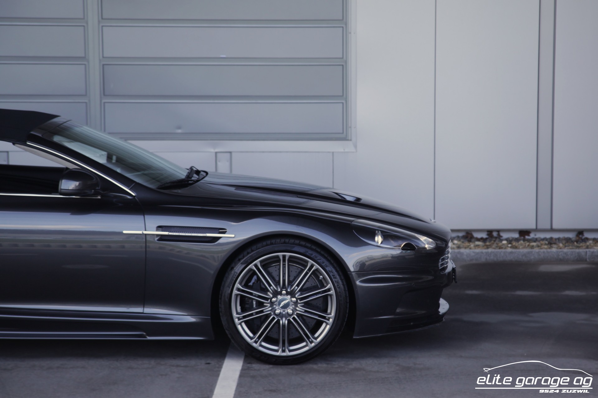 ASTON MARTIN DBS Volante Touchtronic 2-image-9