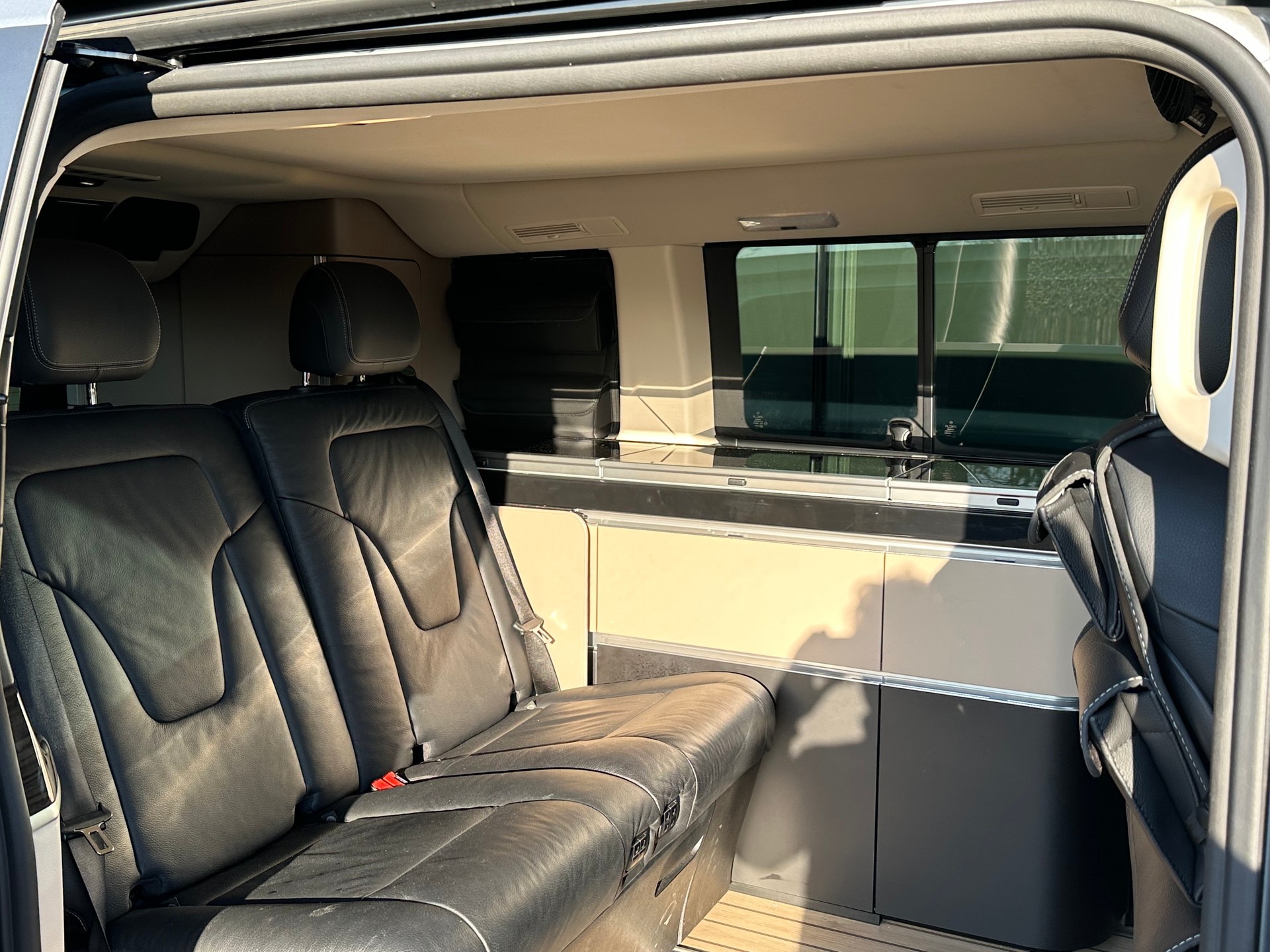MERCEDES-BENZ Marco Polo 250 d 4M Automat-image-8