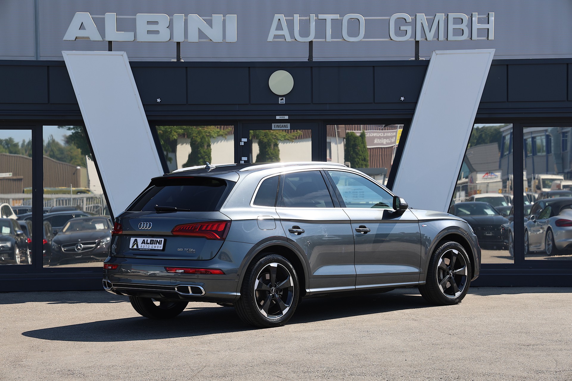AUDI Q5 55 TFSI e S-Line sport quattro-image-2