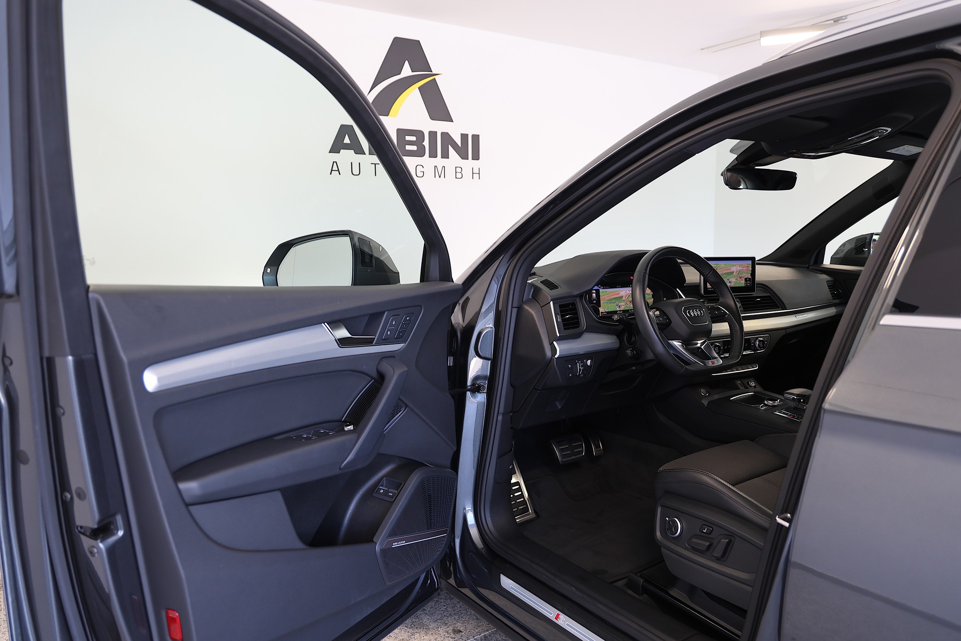 AUDI Q5 55 TFSI e S-Line sport quattro-image-4