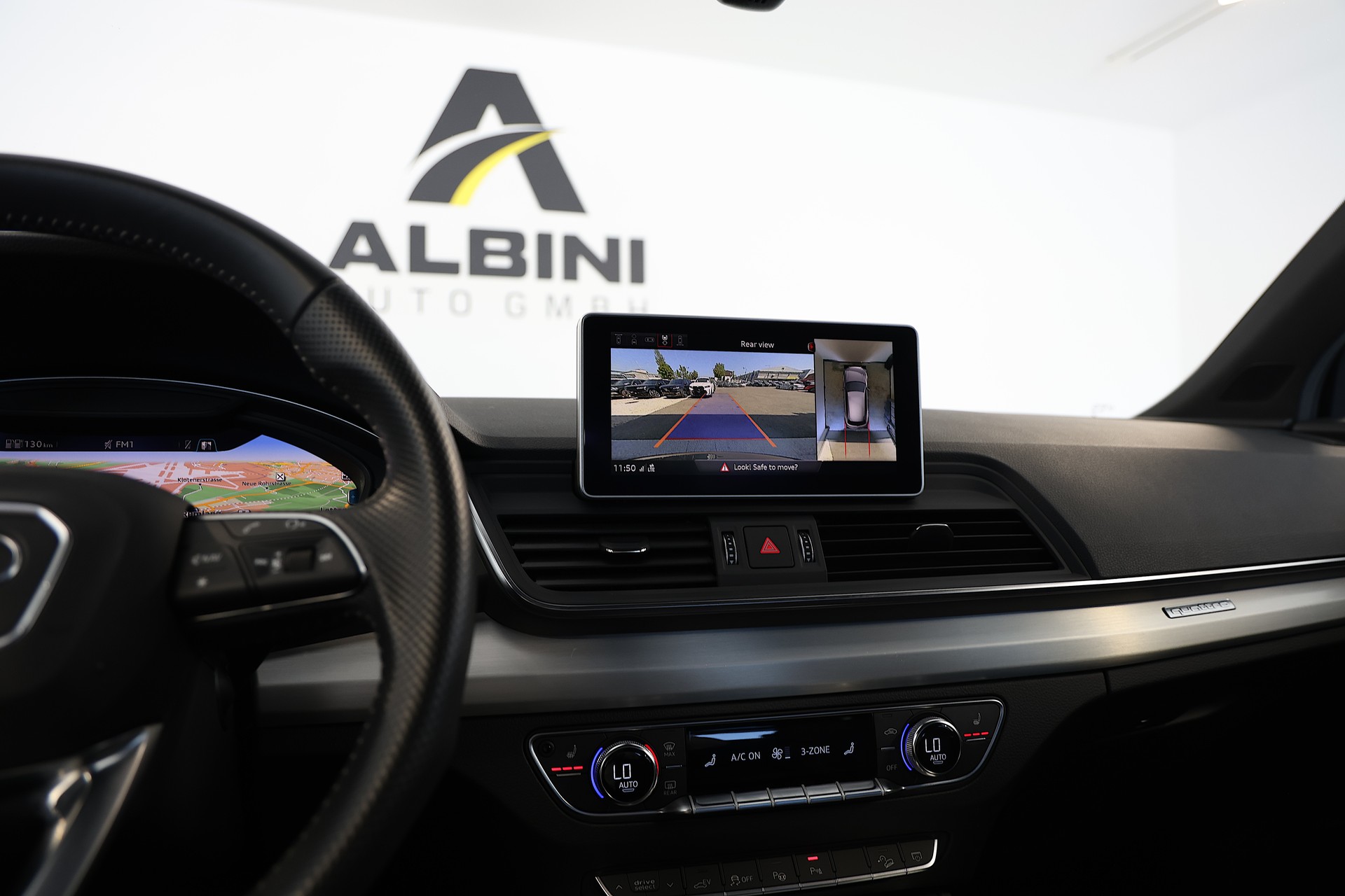 AUDI Q5 55 TFSI e S-Line sport quattro-image-13