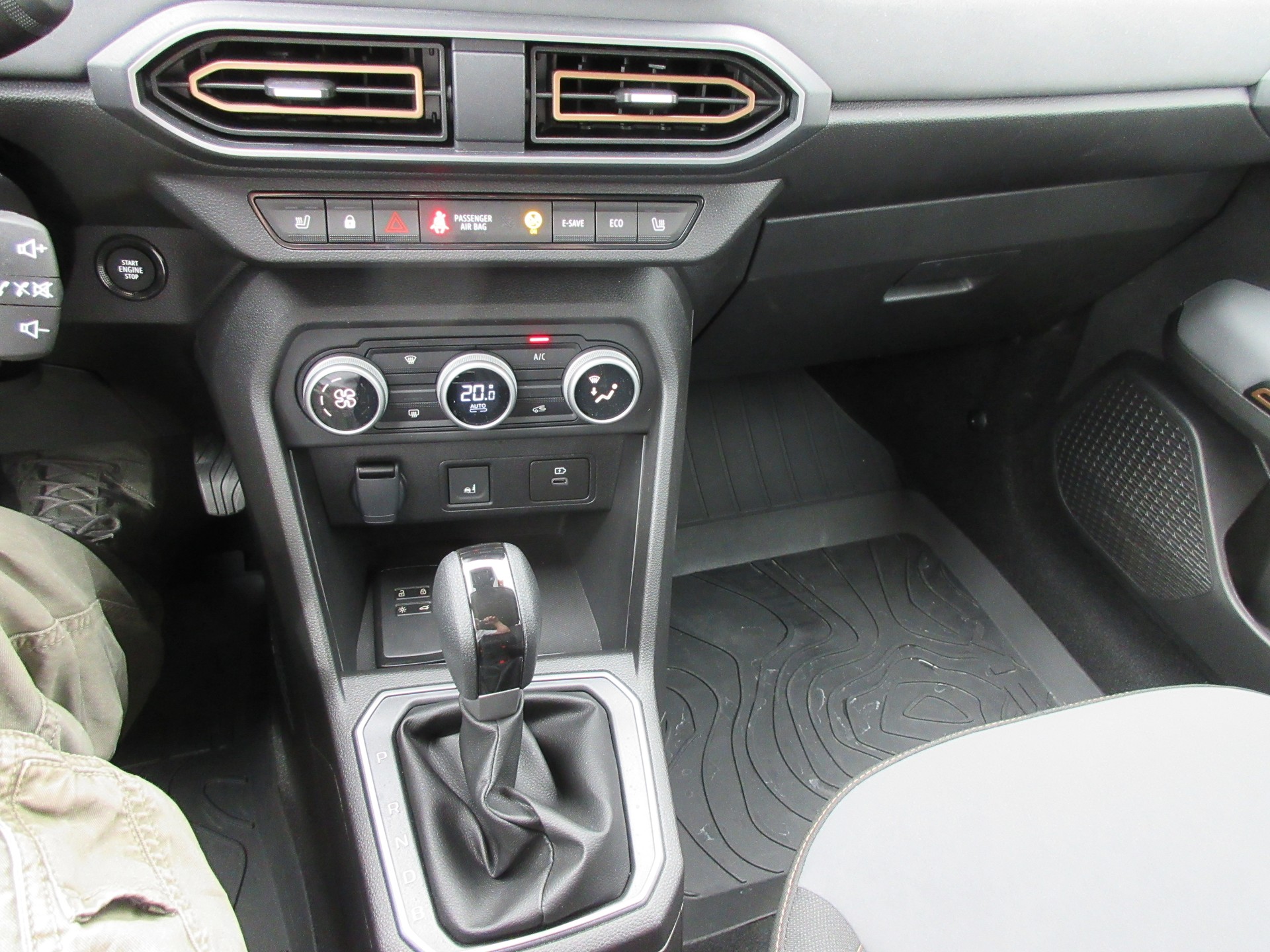 DACIA Jogger HEV 140 Extreme+ / 5 Jahre Garantie/100'000 Km-image-12