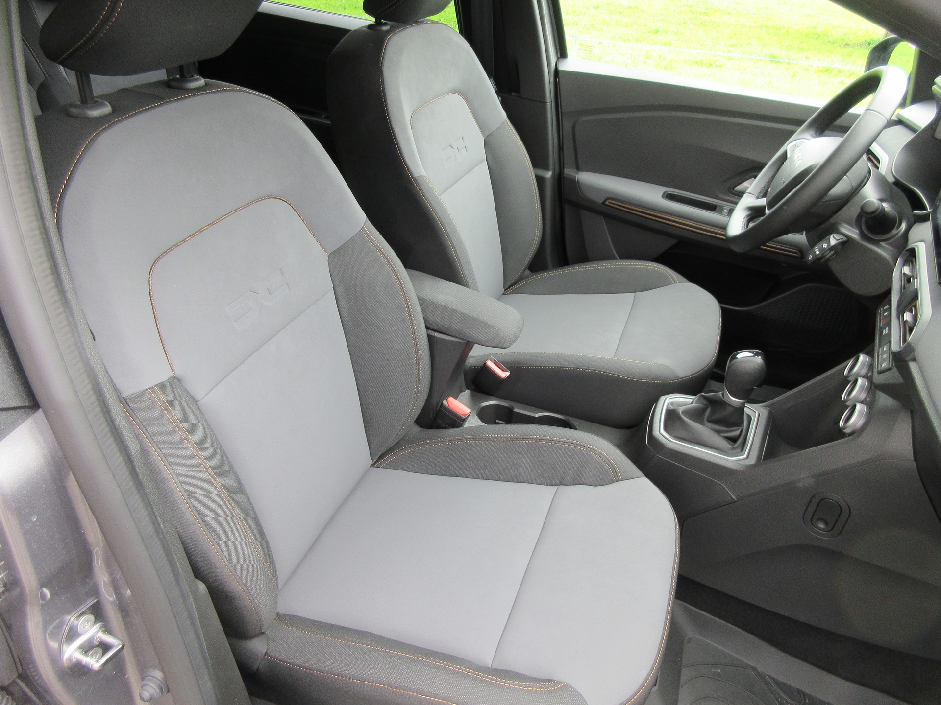 DACIA Jogger HEV 140 Extreme+ / 5 Jahre Garantie/100'000 Km-image-8