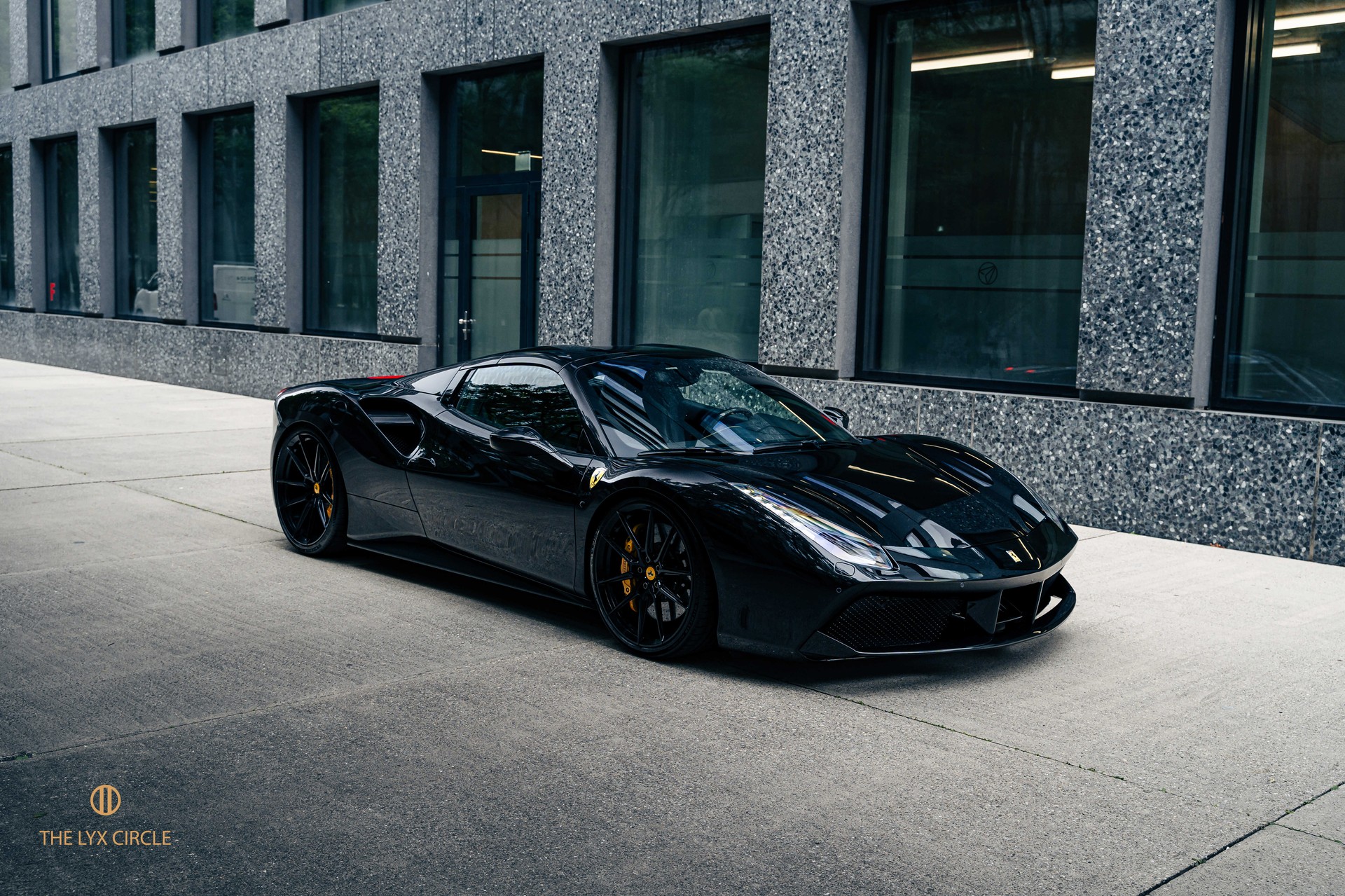FERRARI 488 Spider 3.9 V8-image-1