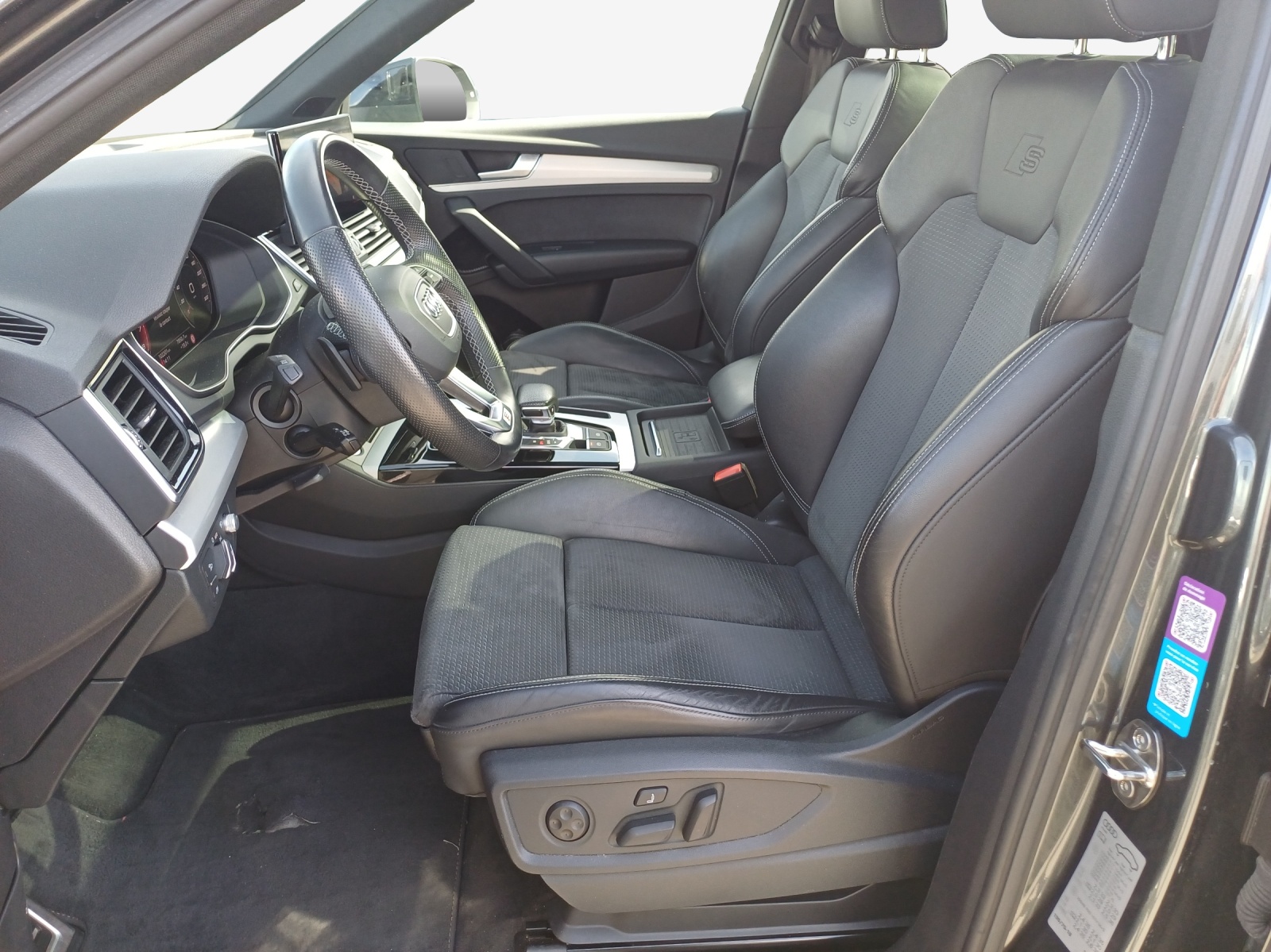 AUDI Q5 45 TFSI Black Edition quattro S-tronic-image-7