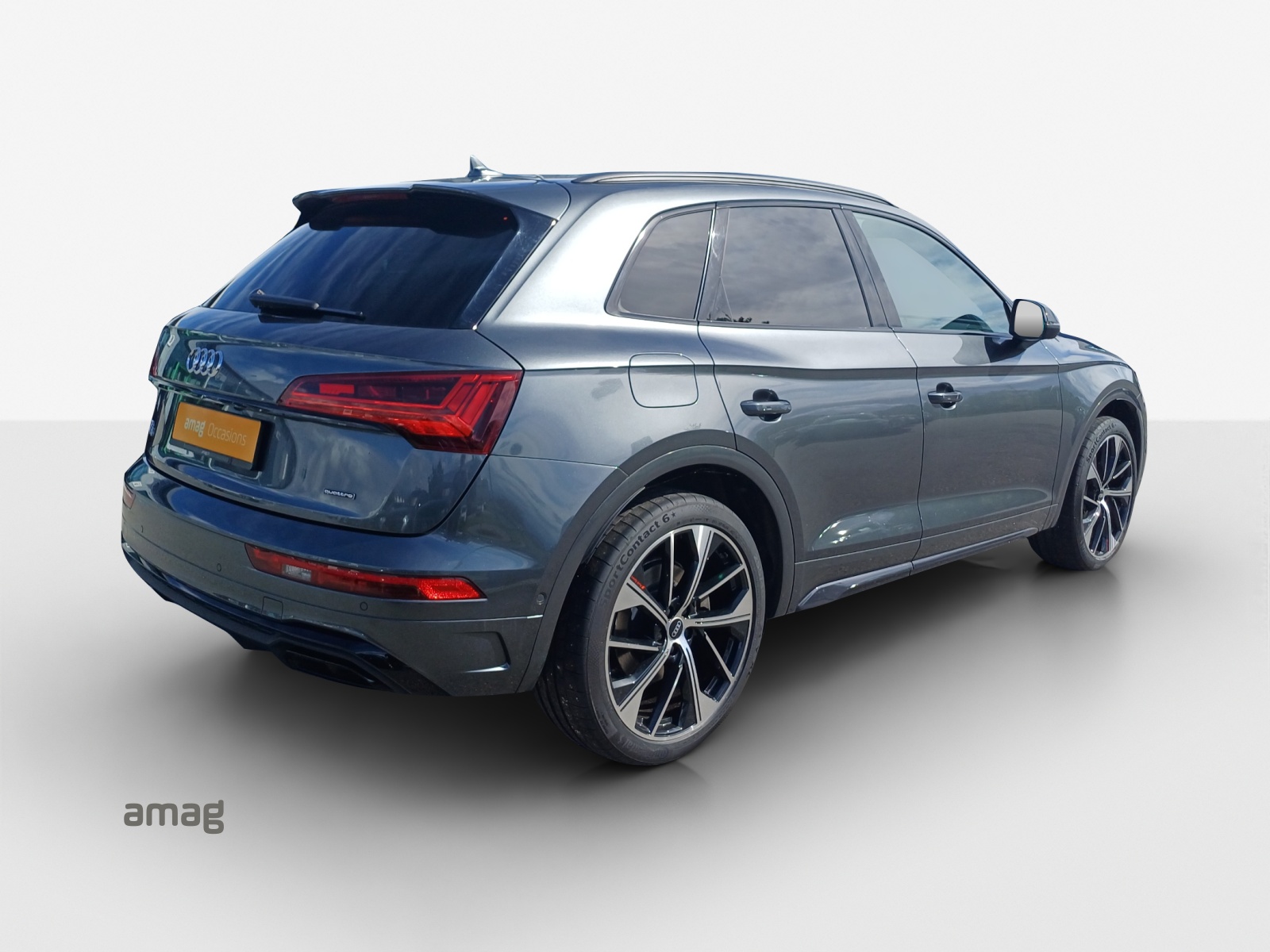 AUDI Q5 45 TFSI Black Edition quattro S-tronic-image-4