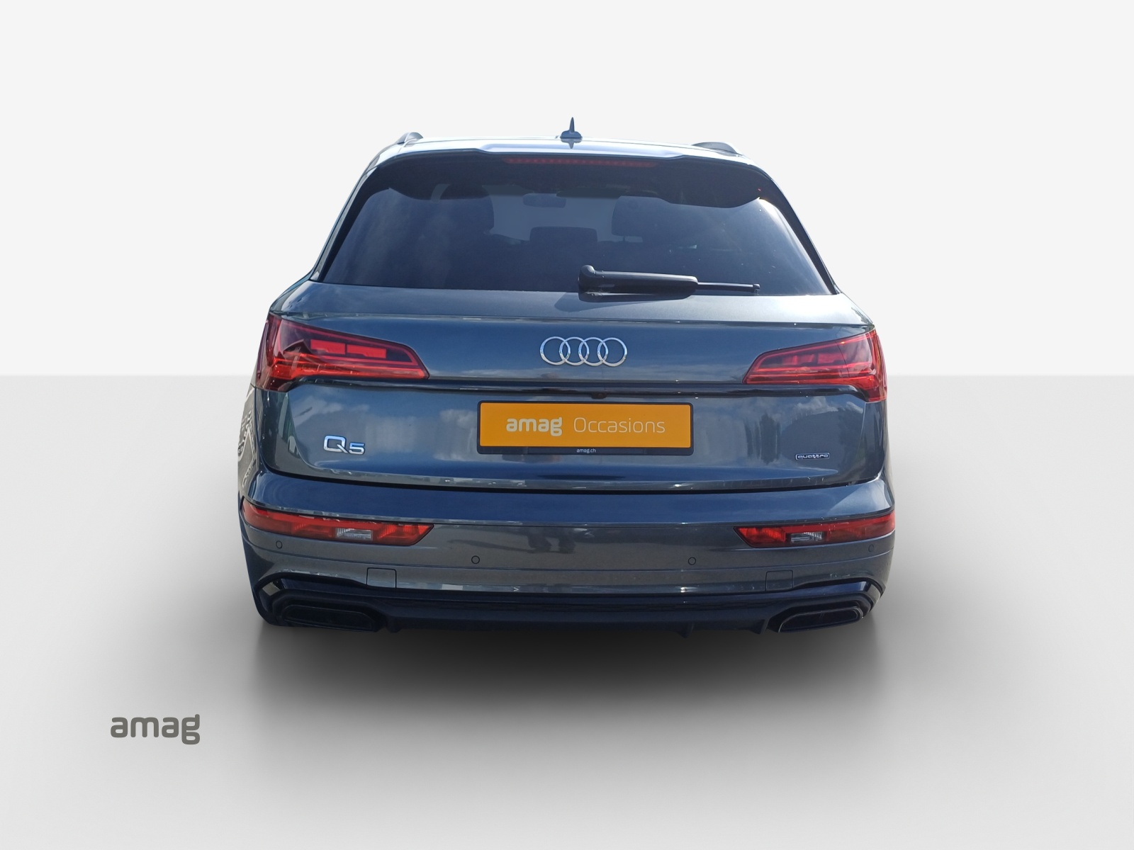 AUDI Q5 45 TFSI Black Edition quattro S-tronic-image-3