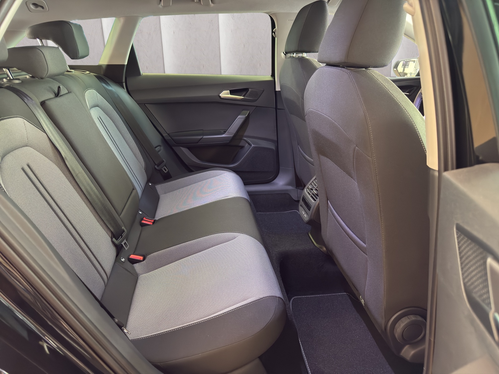 SEAT Leon ST 2.0 TDI EVO DSG Style-image-9
