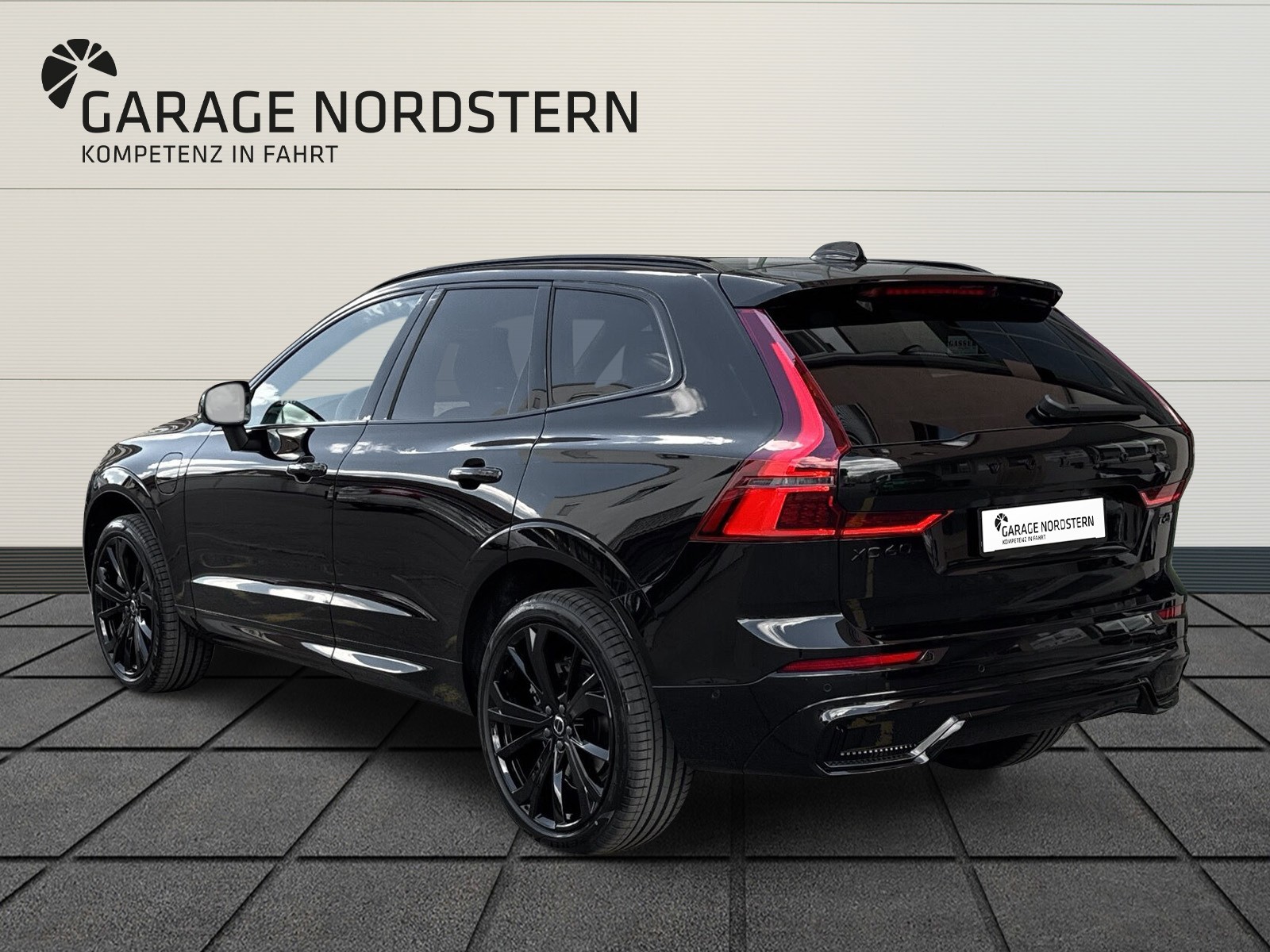 VOLVO XC60 2.0 T6 TE Black Edition eAWD-image-1