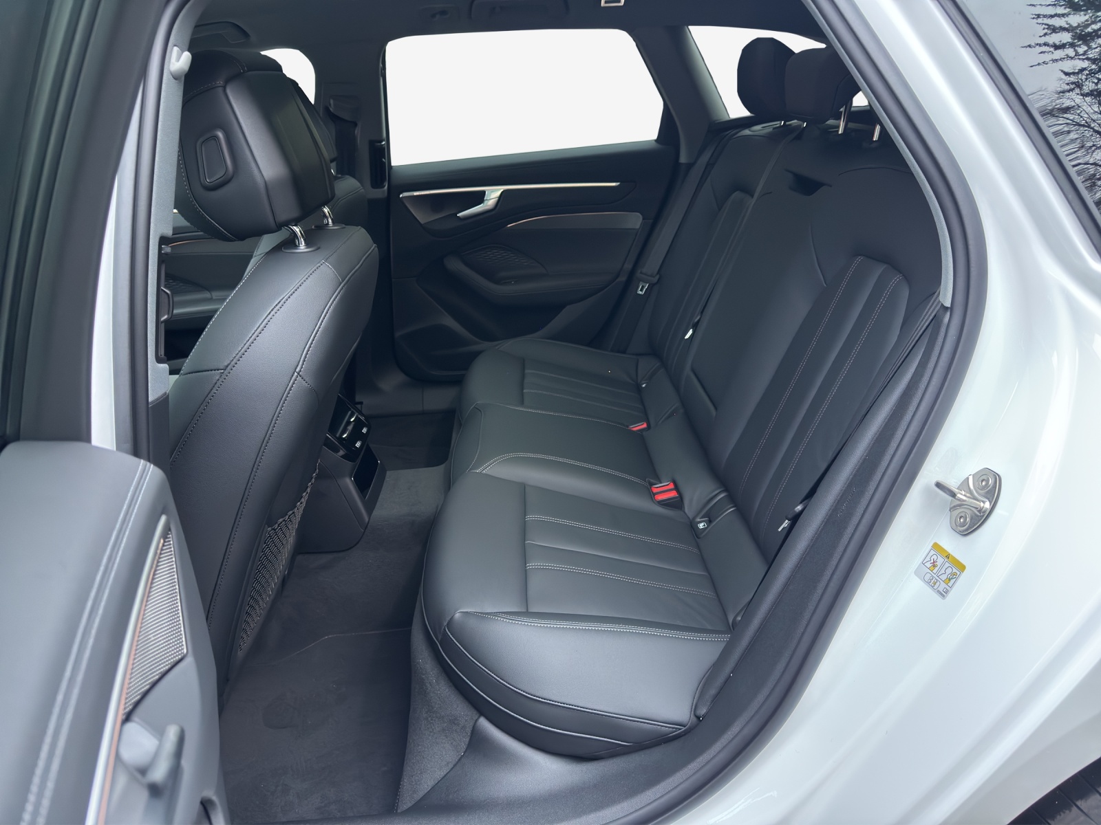 AUDI A6 Avant TFSI quattro 270 kW S tronic-image-11