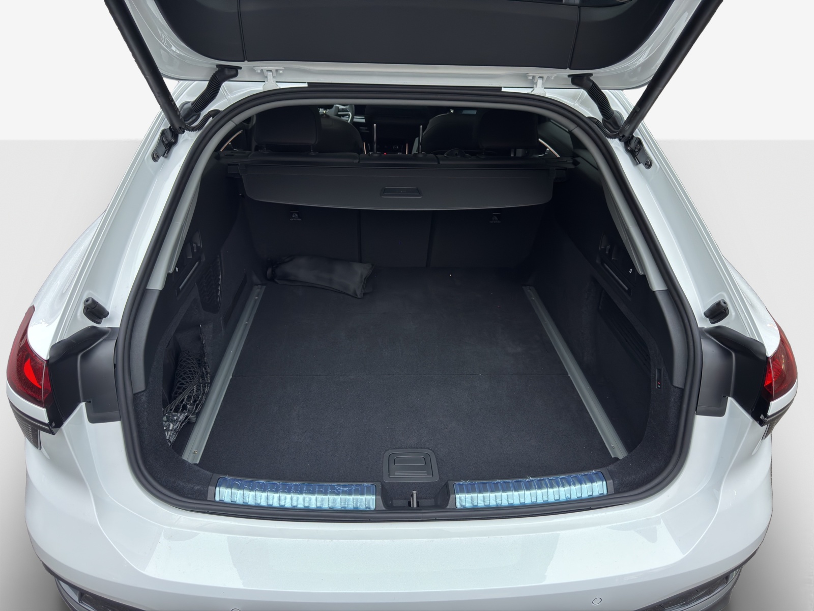 AUDI A6 Avant TFSI quattro 270 kW S tronic-image-12