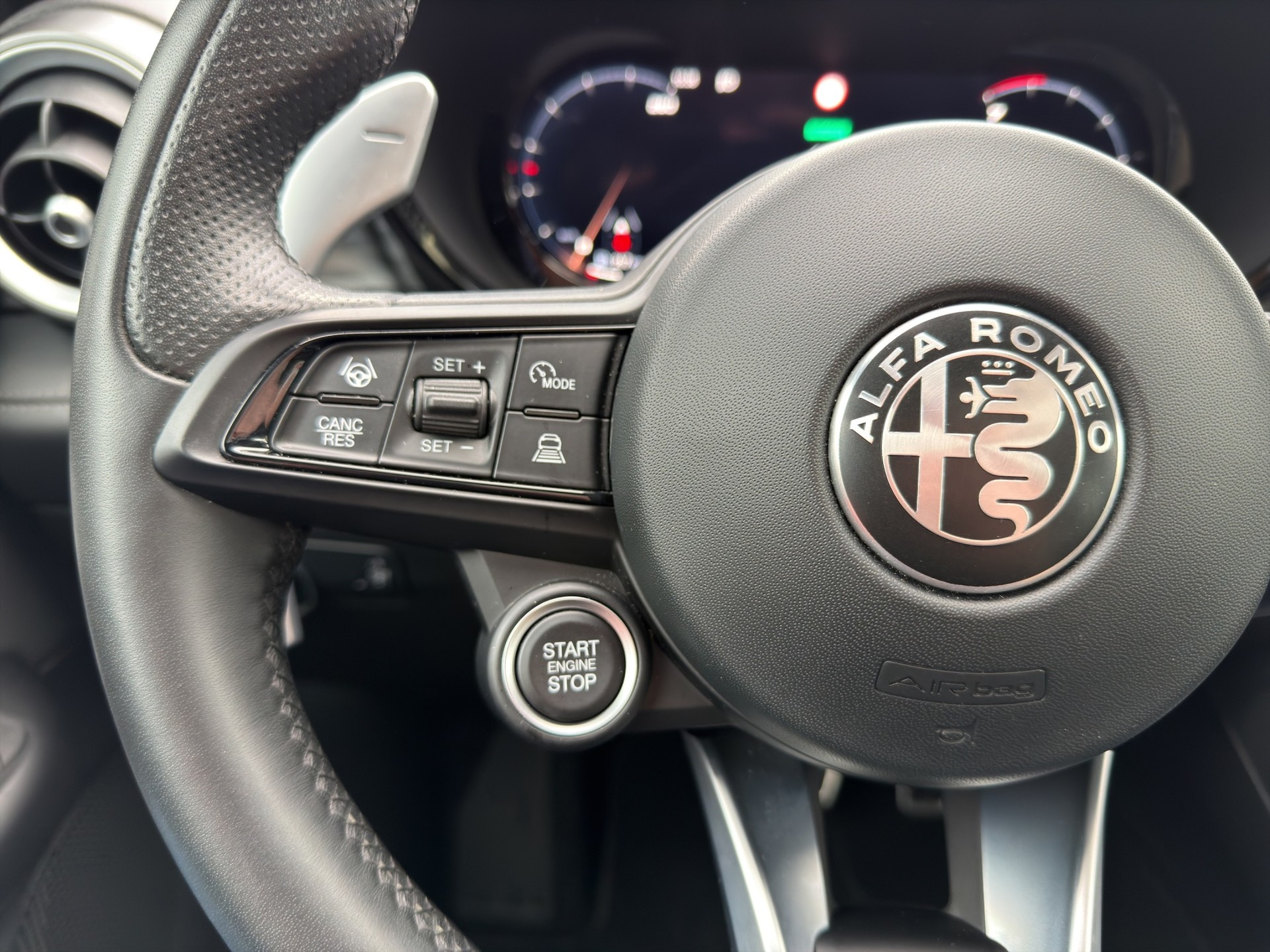 ALFA ROMEO Tonale 1.3 Plug-in-Hybrid Q4 Veloce-image-19