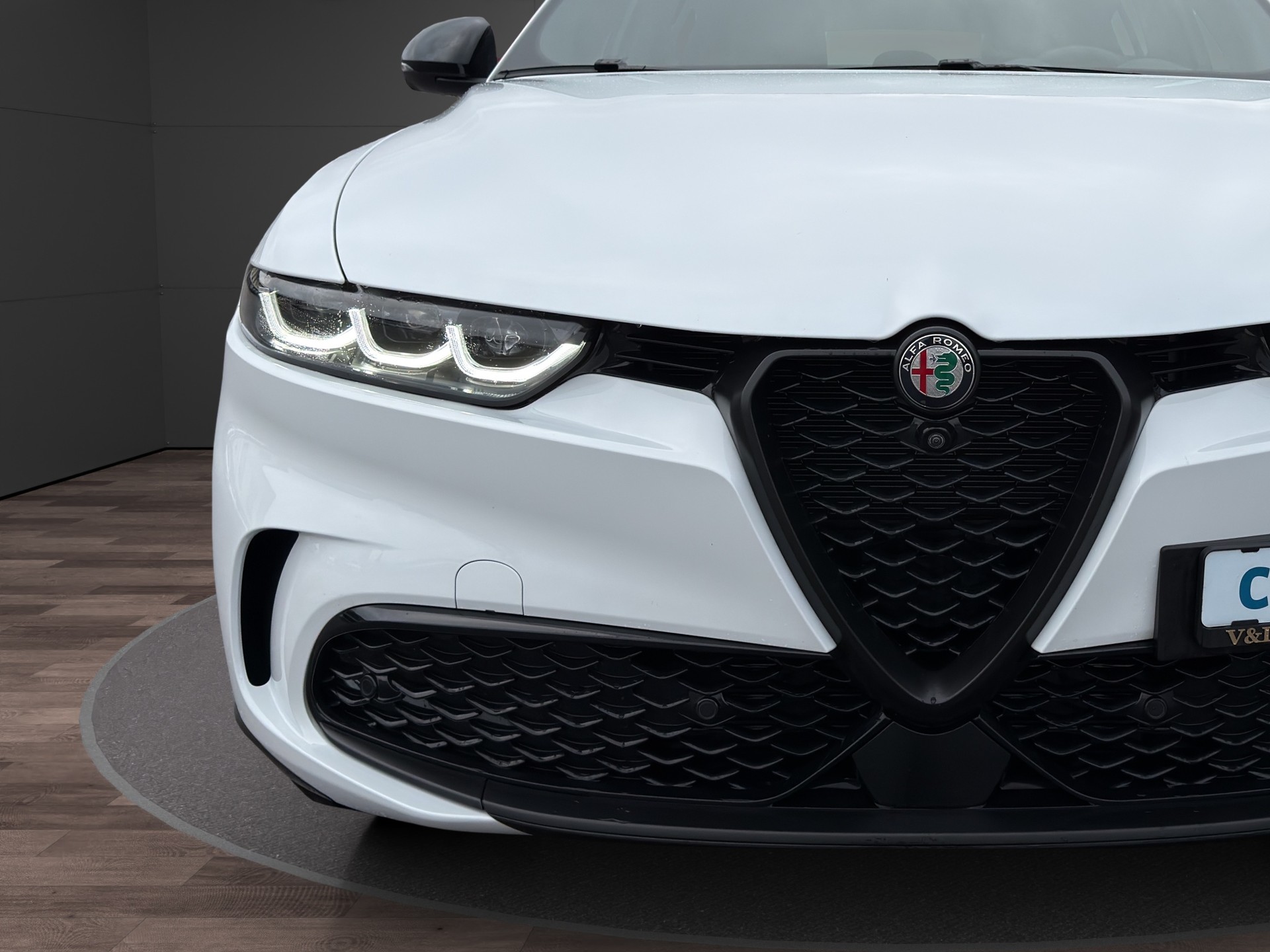 ALFA ROMEO Tonale 1.3 Plug-in-Hybrid Q4 Veloce-image-8