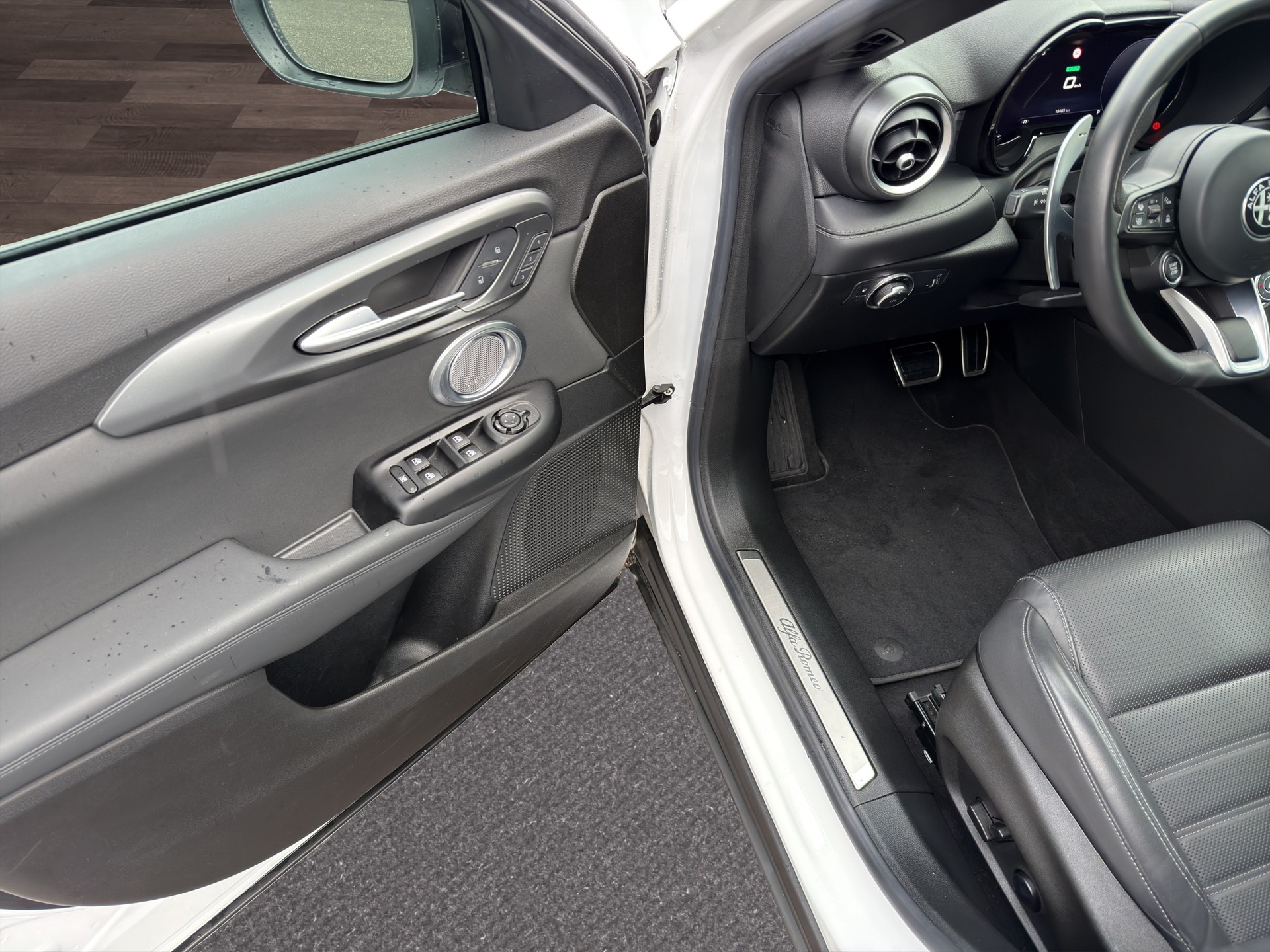 ALFA ROMEO Tonale 1.3 Plug-in-Hybrid Q4 Veloce-image-21