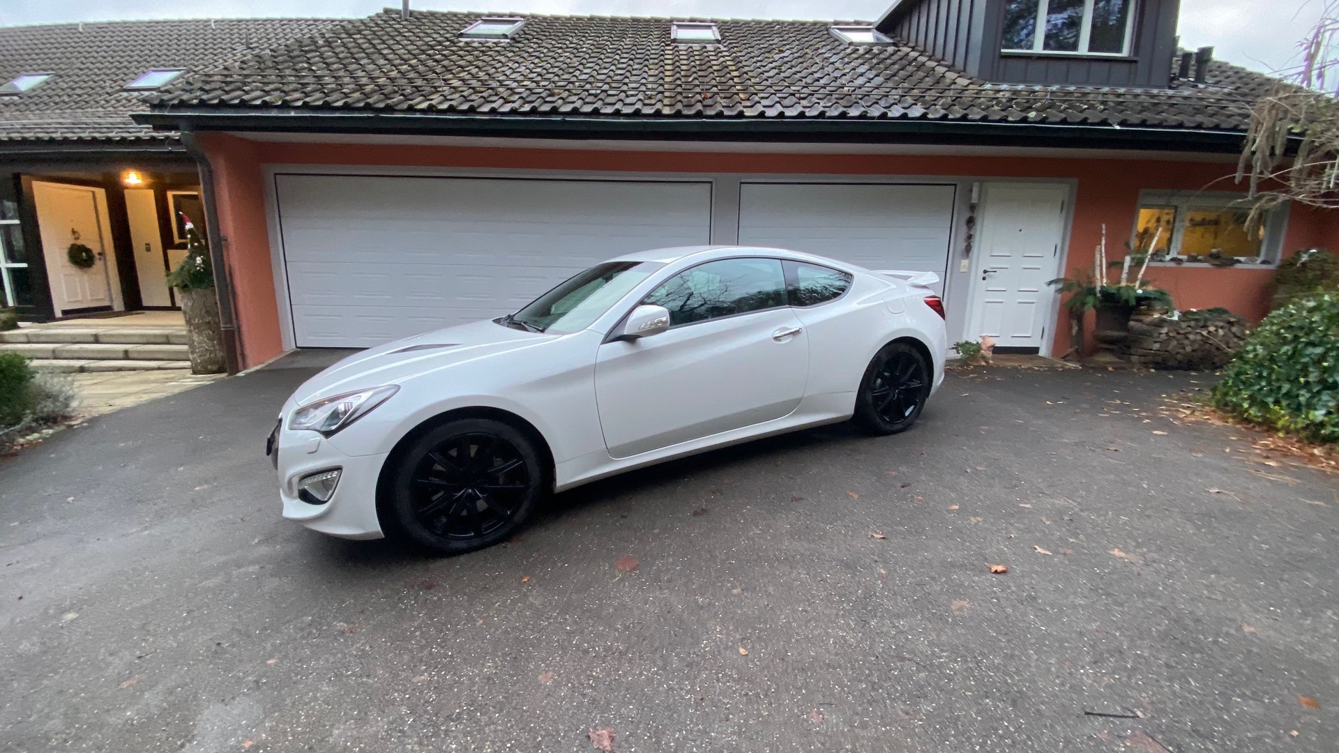 HYUNDAI Genesis 2.0 Turbo Coupé 6 Gang, 275 PS-image-1
