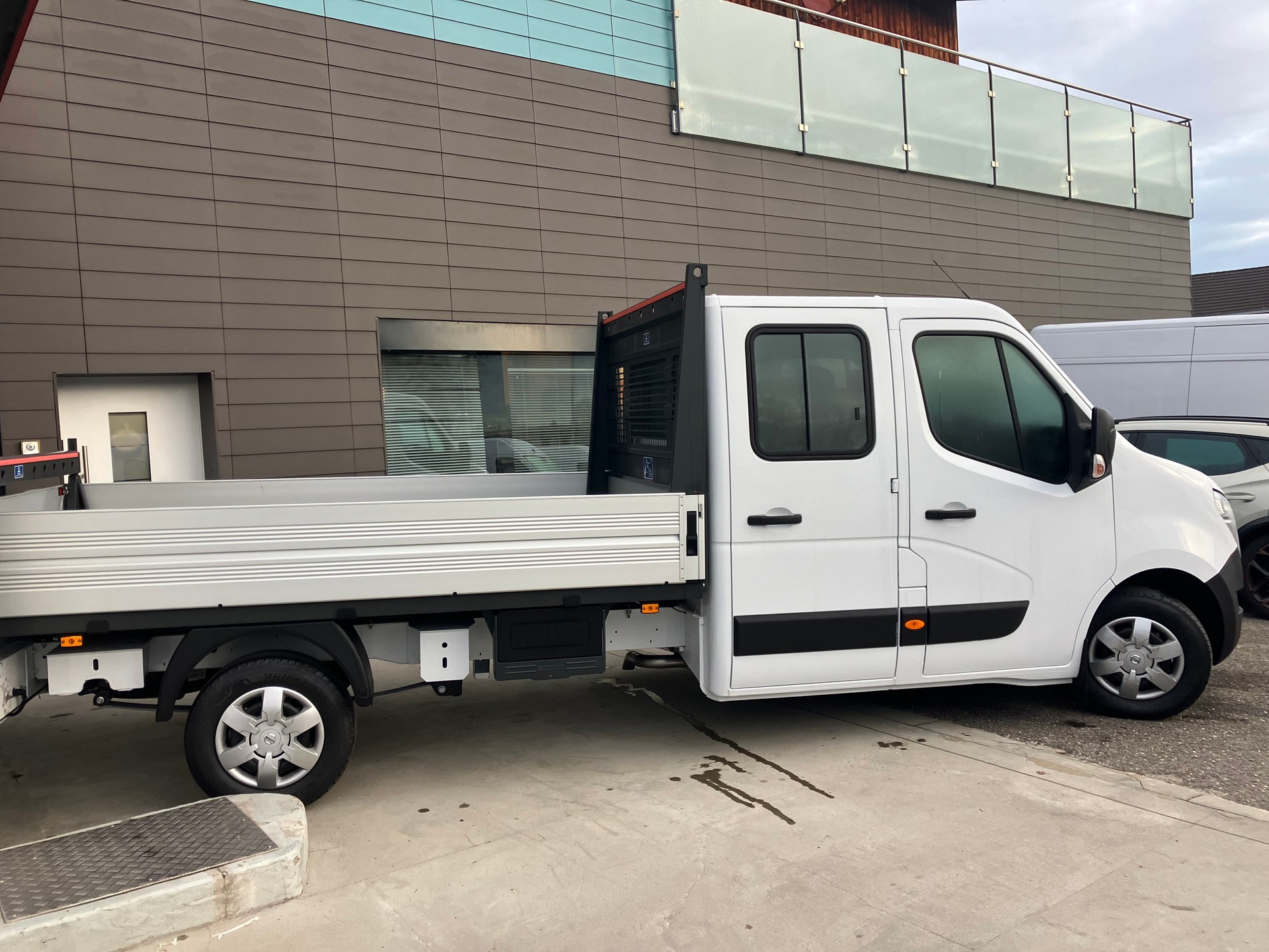 NISSAN L3-image-2