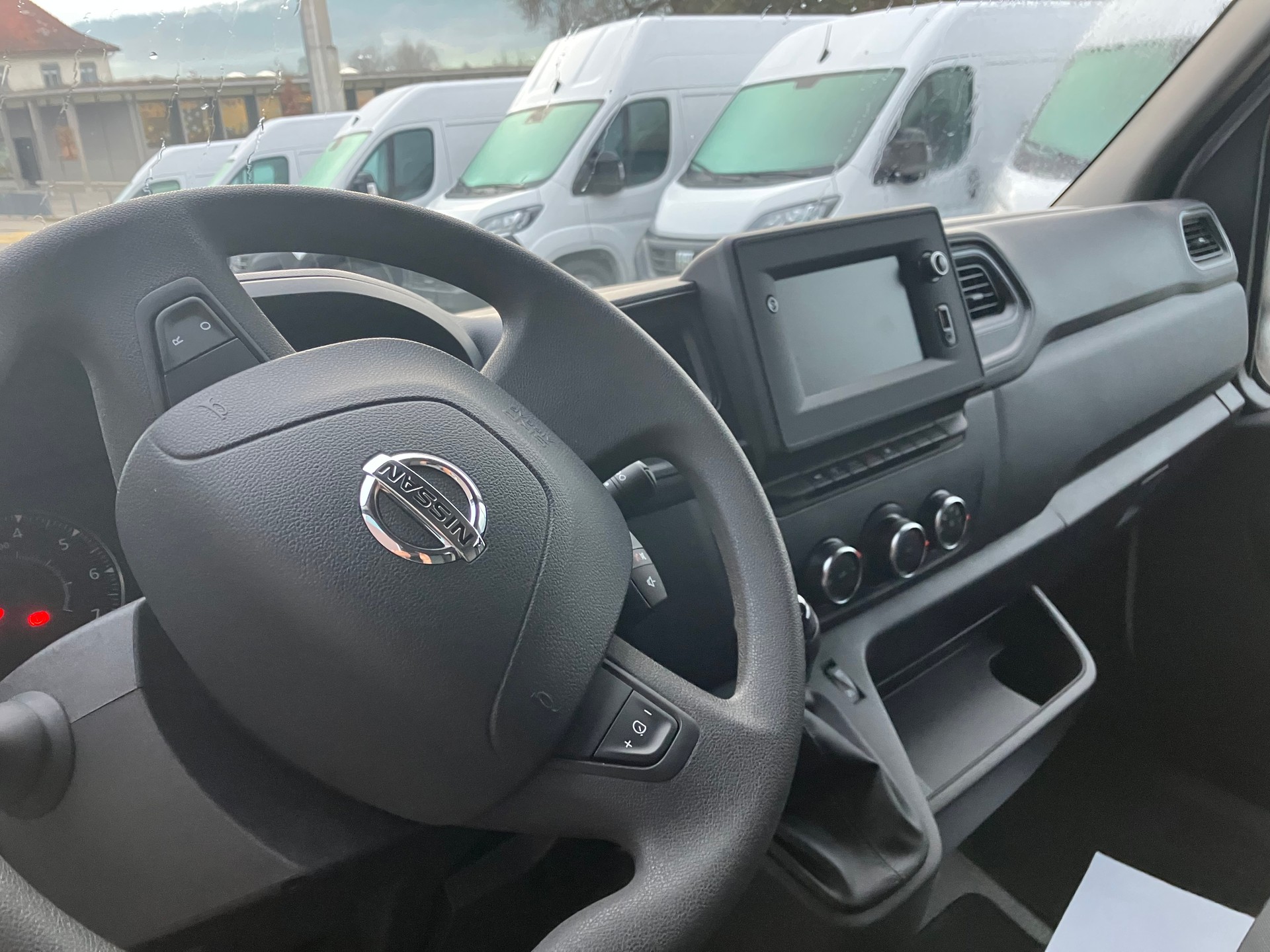 NISSAN L3-image-6