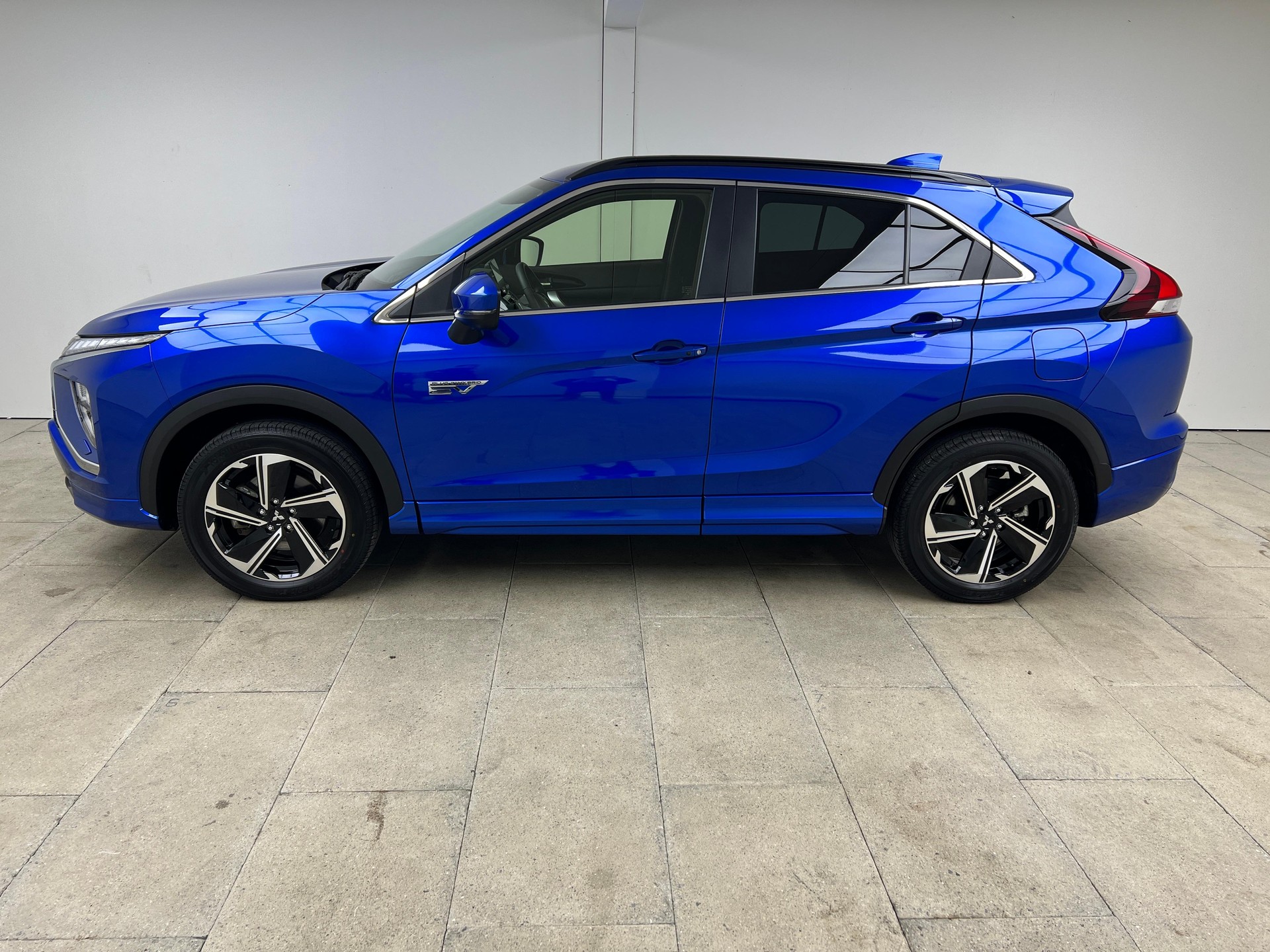 MITSUBISHI Eclipse Cross 2.4 PHEV Intense 4x4 / Jetzt mit attraktivem 1.99% Leasing-image-2