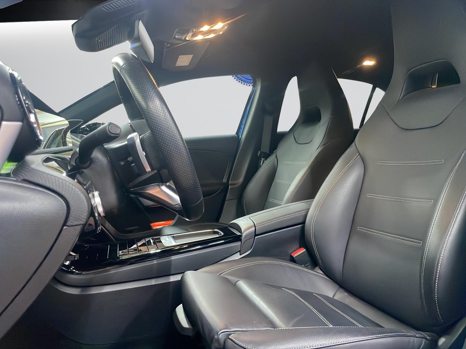 MERCEDES-BENZ A 200 AMG Line-image-3