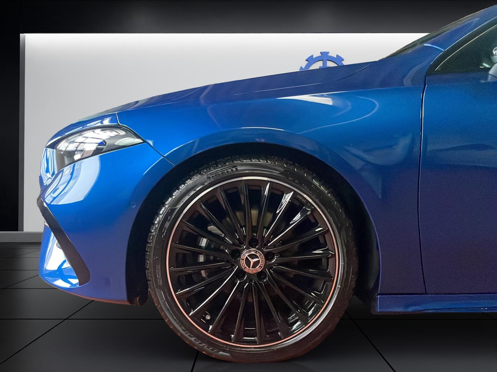 MERCEDES-BENZ A 200 AMG Line-image-9