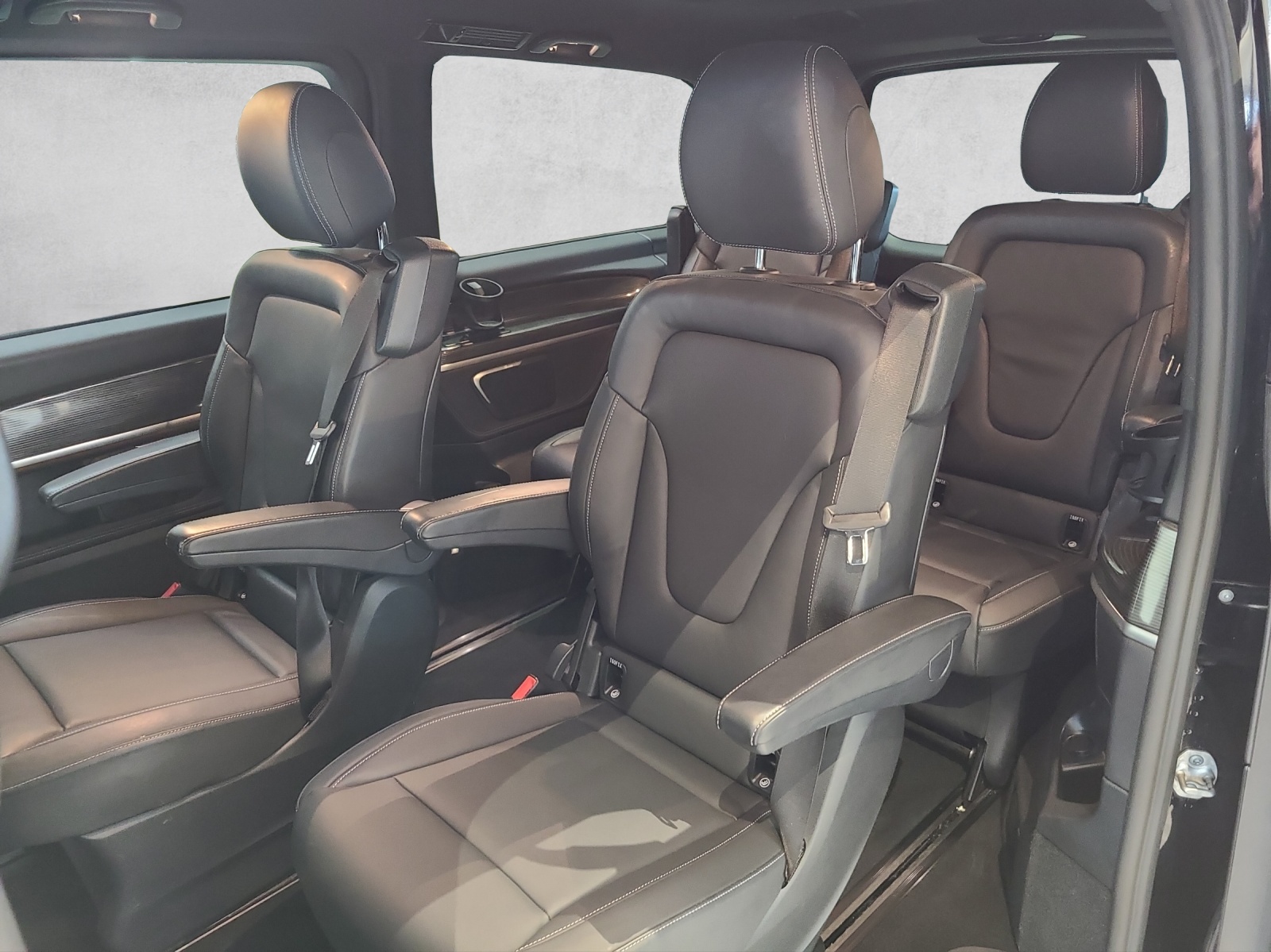 MERCEDES-BENZ V 300 d lang Avantgarde 4Matic 9G-Tronic-image-10