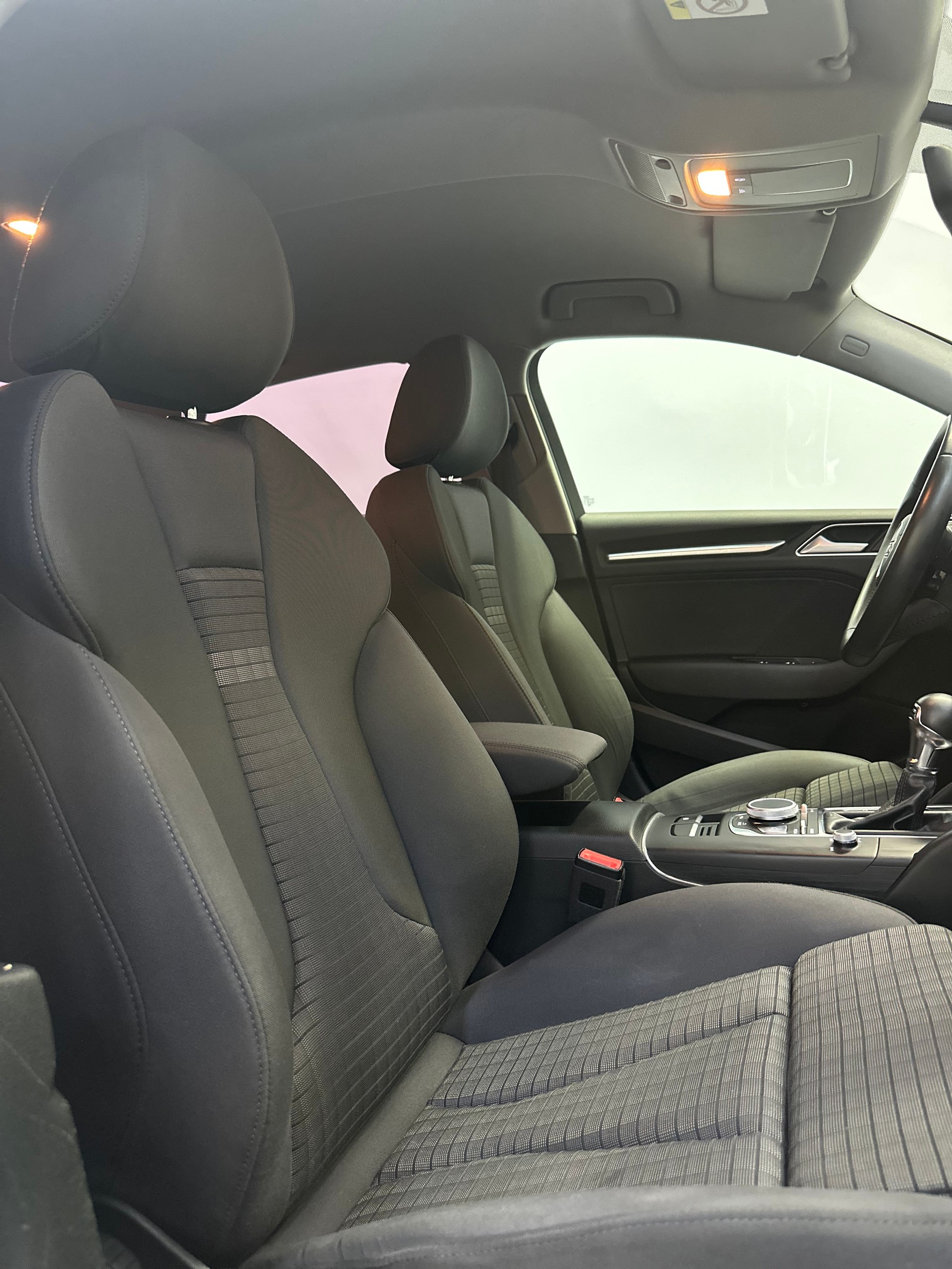 AUDI A3 Limousine 2.0 TFSI Sport quattro S-tronic-image-18