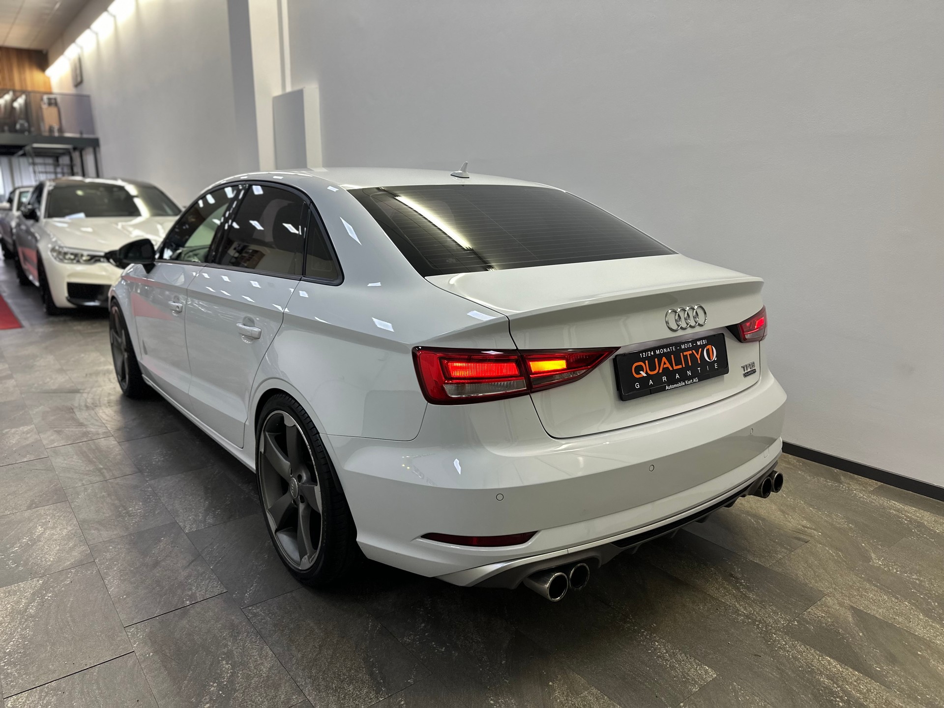 AUDI A3 Limousine 2.0 TFSI Sport quattro S-tronic-image-3