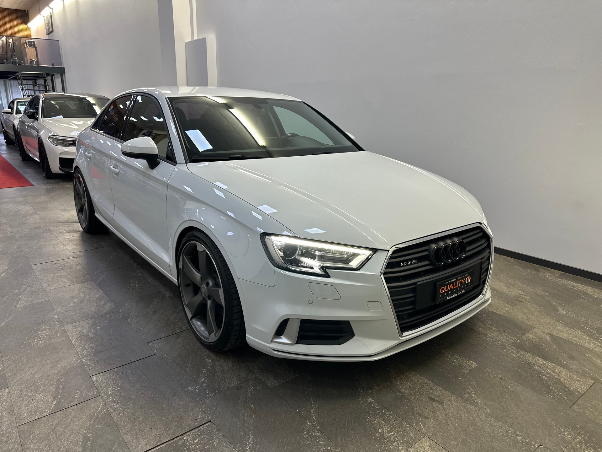 AUDI A3 Limousine 2.0 TFSI Sport quattro S-tronic-image-8