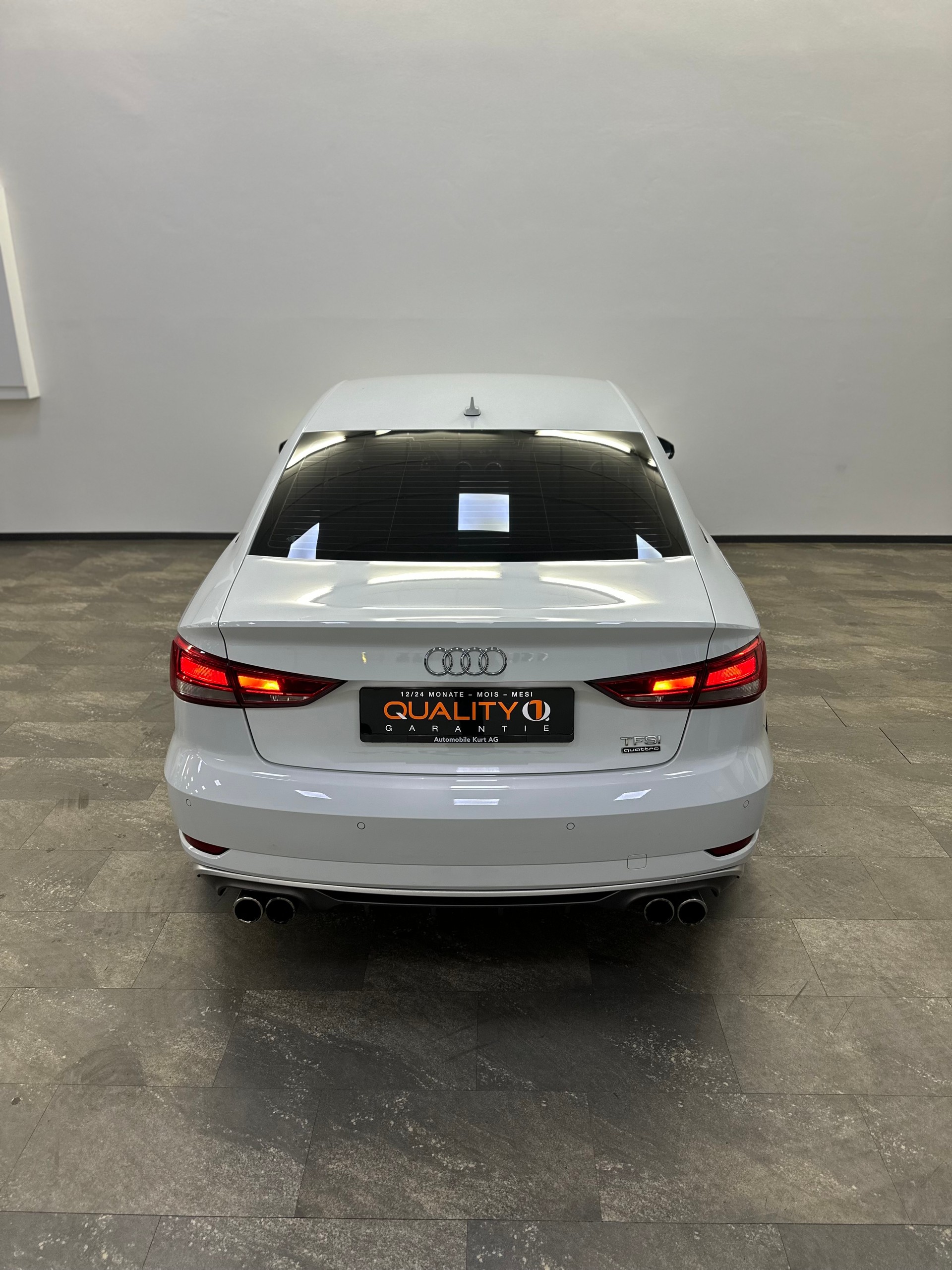 AUDI A3 Limousine 2.0 TFSI Sport quattro S-tronic-image-5