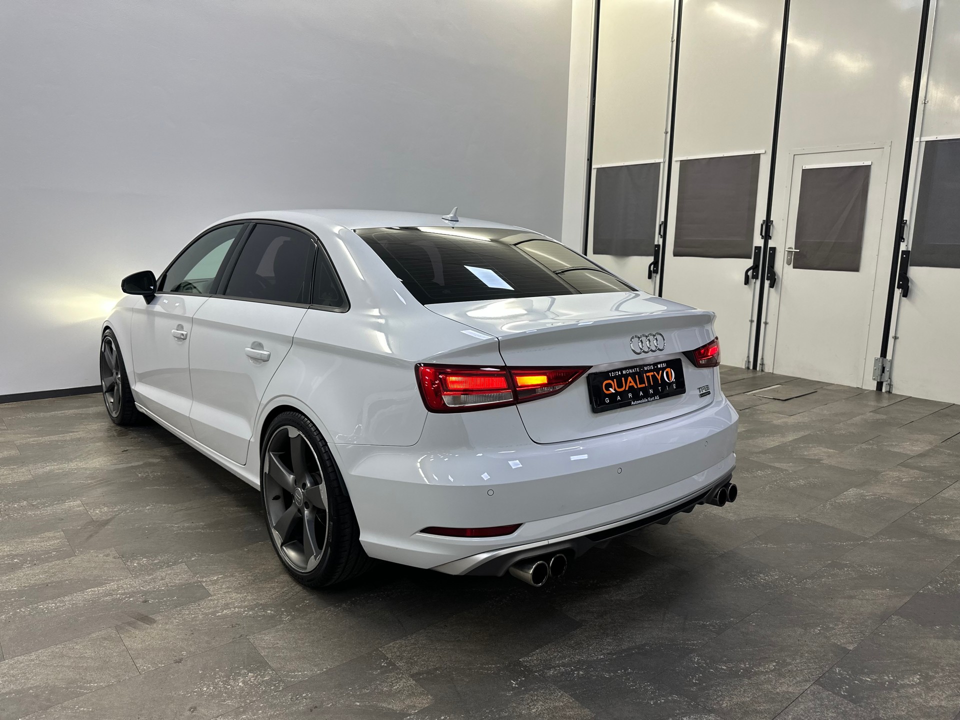 AUDI A3 Limousine 2.0 TFSI Sport quattro S-tronic-image-4