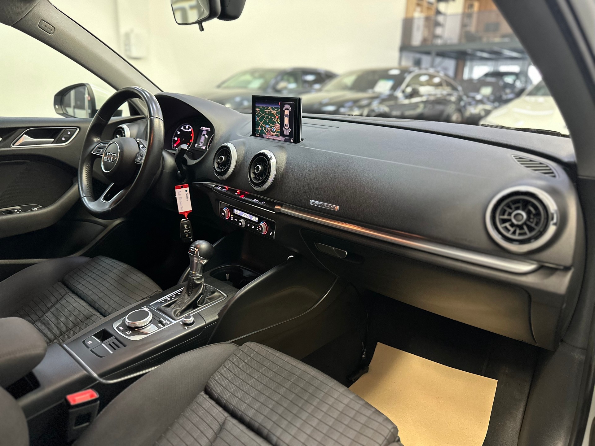 AUDI A3 Limousine 2.0 TFSI Sport quattro S-tronic-image-15