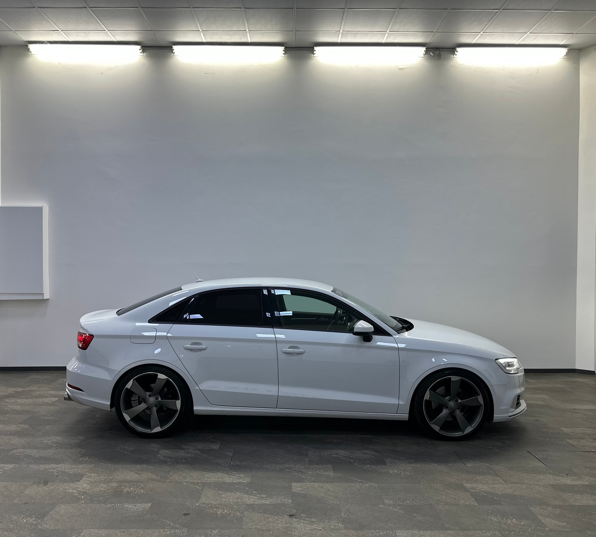 AUDI A3 Limousine 2.0 TFSI Sport quattro S-tronic-image-7
