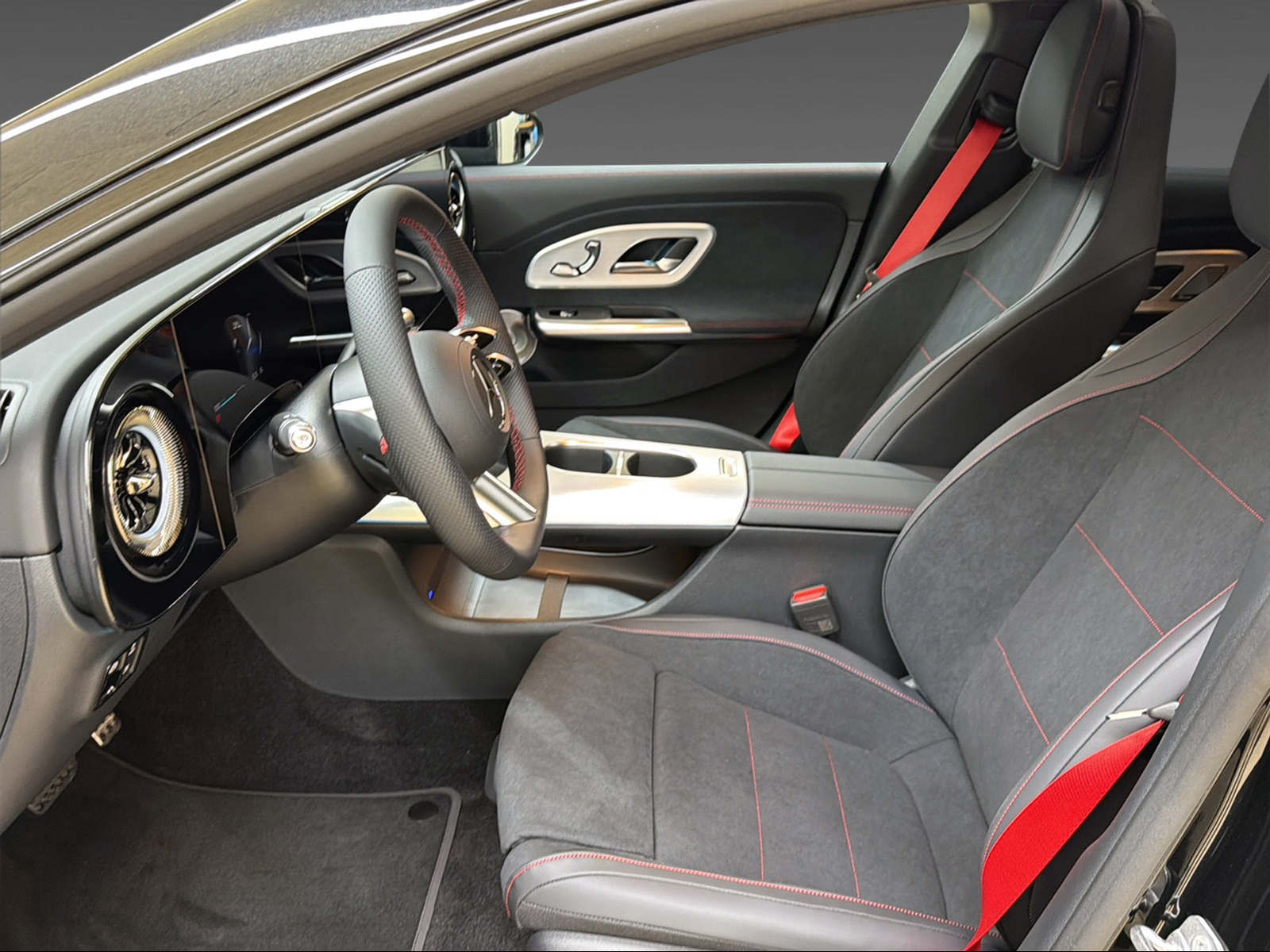 MERCEDES-BENZ CLA 220 4Matic-image-12