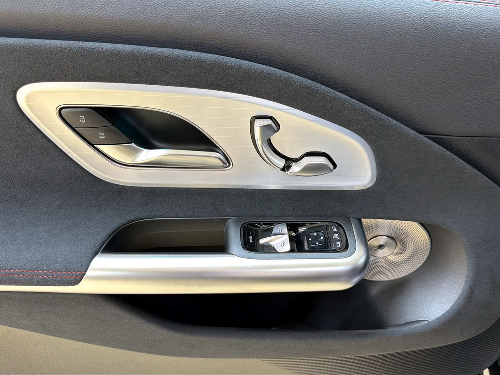 MERCEDES-BENZ CLA 220 4Matic-image-10
