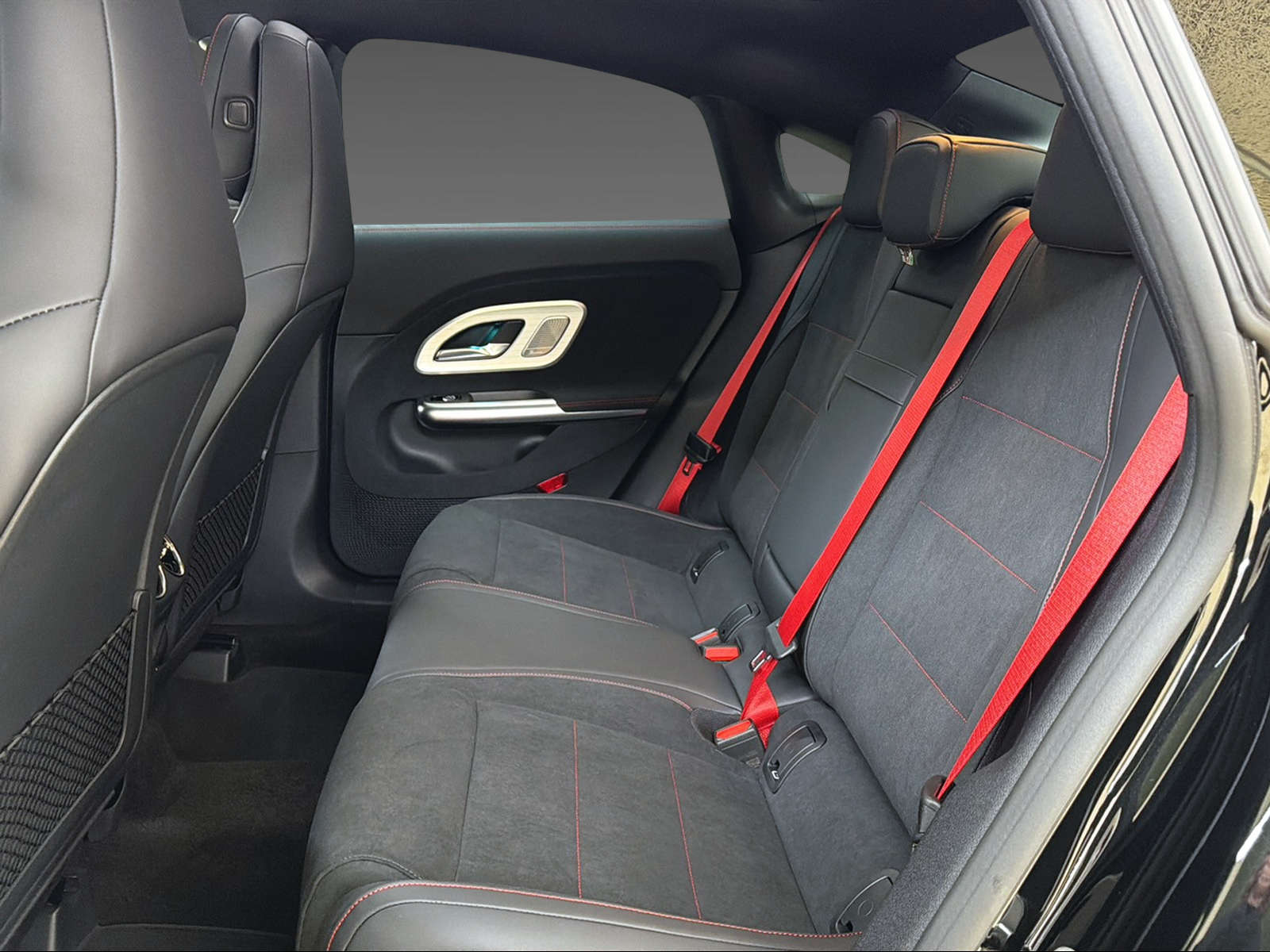 MERCEDES-BENZ CLA 220 4Matic-image-14