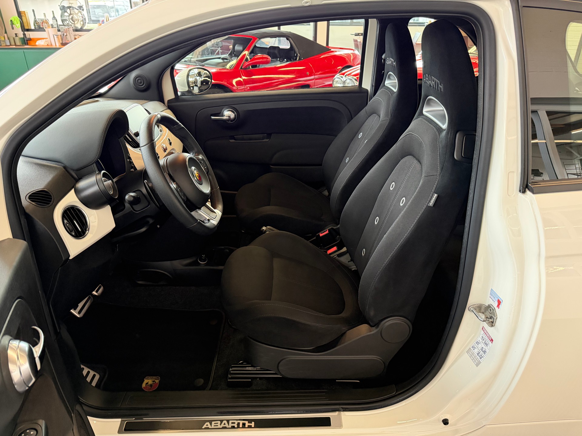 FIAT 595 1.4 16V Turbo 145 PS Abarth Dualogic (CH)-image-9